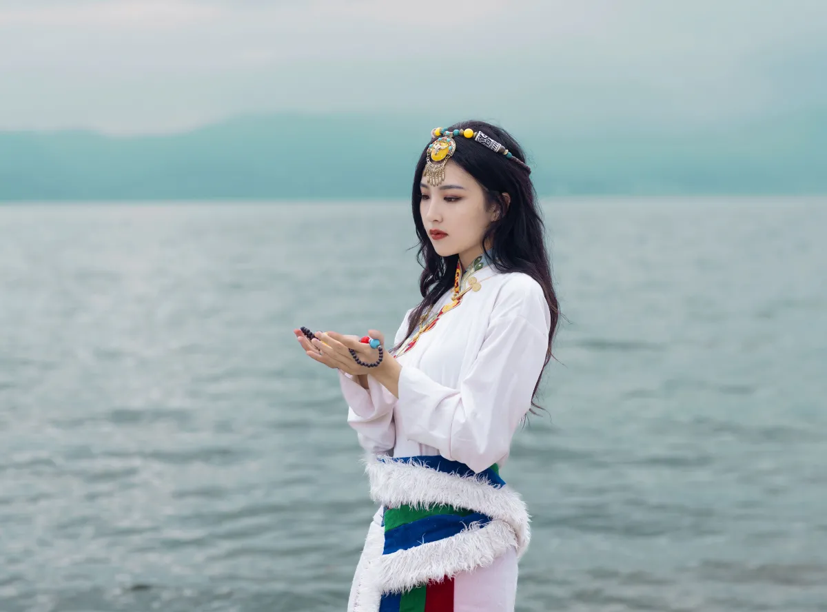 抚仙湖拍藏服