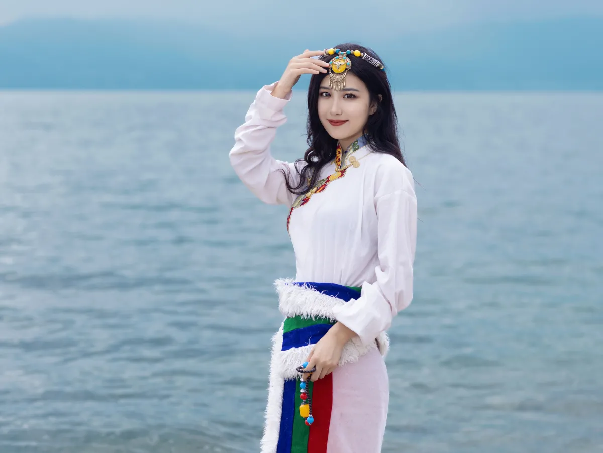 抚仙湖拍藏服