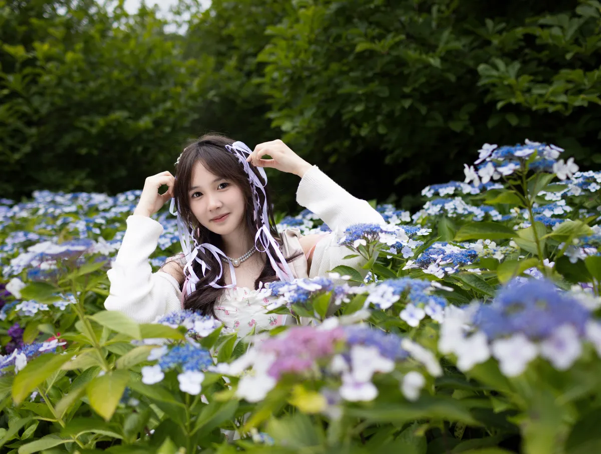 秀球花拍人像