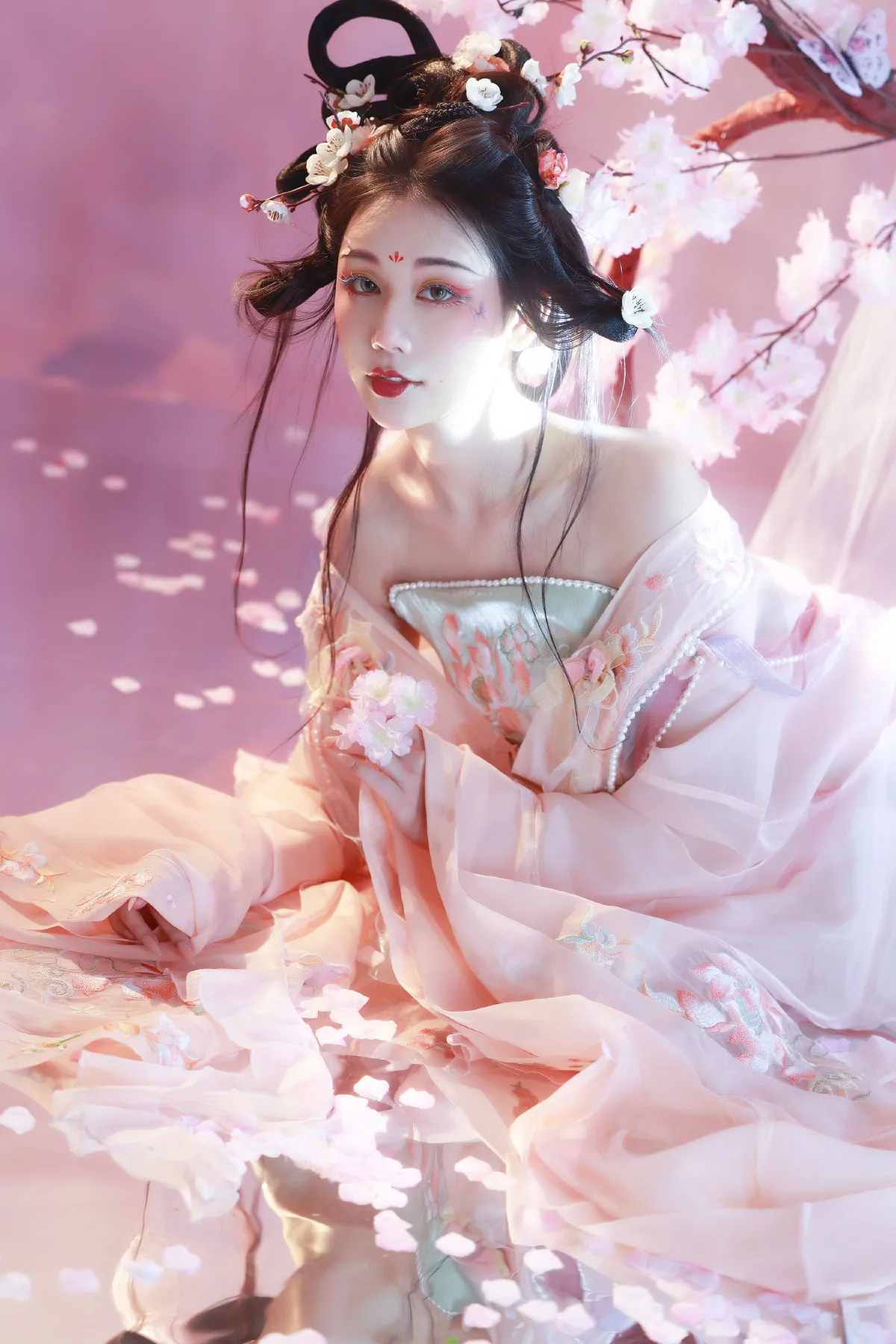 云鹿芩（qin）_酸酸《桃妖》美图作品图片4