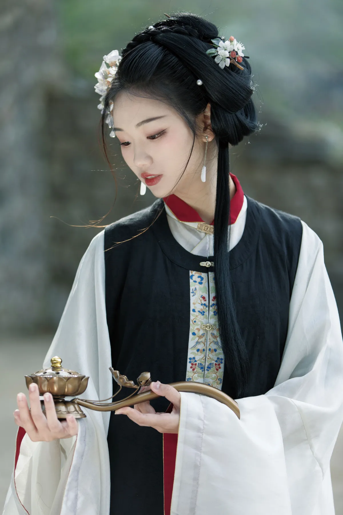 但余钟磬