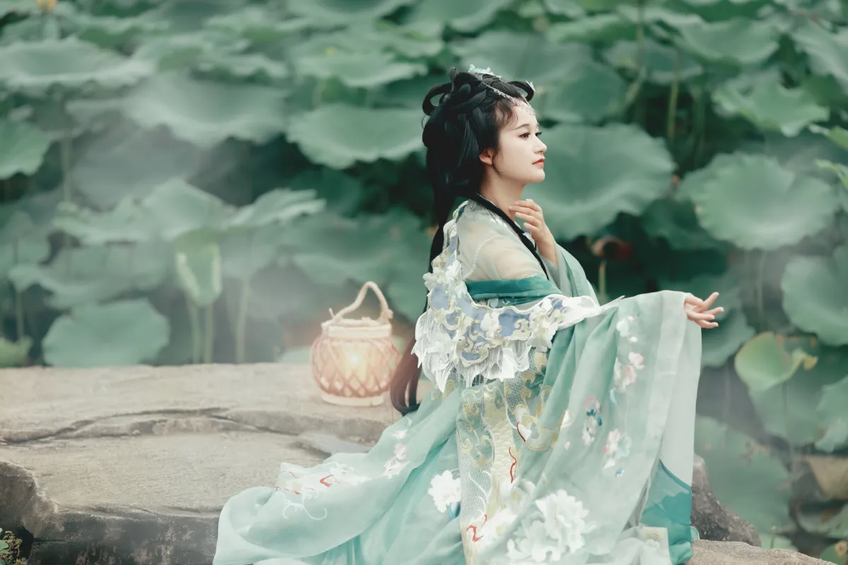 闭花羞月3