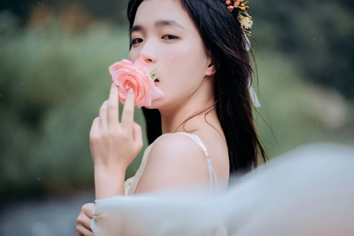 氤氲少女