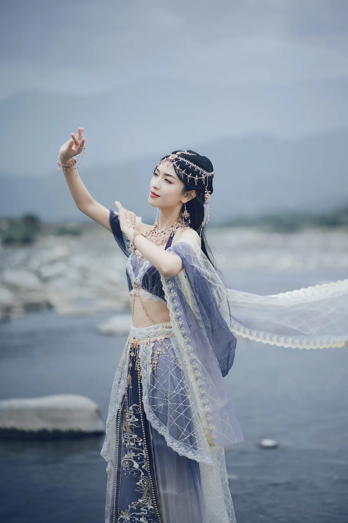 溪水遥