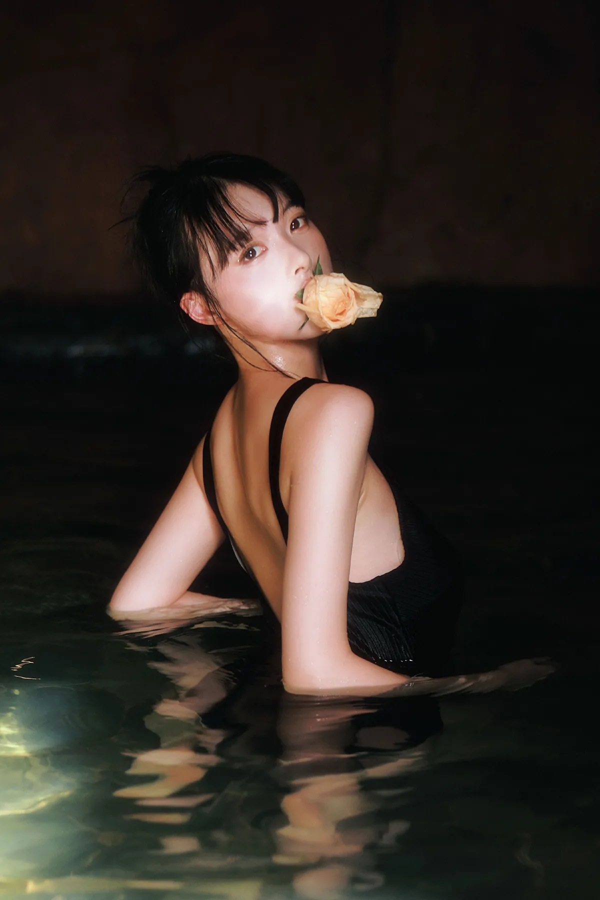 少女的温柔都藏在朦脓中