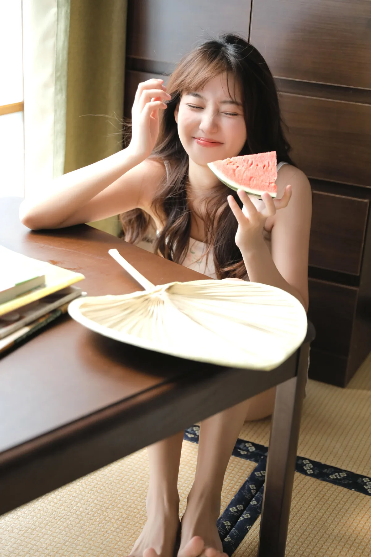 夏日居家少女