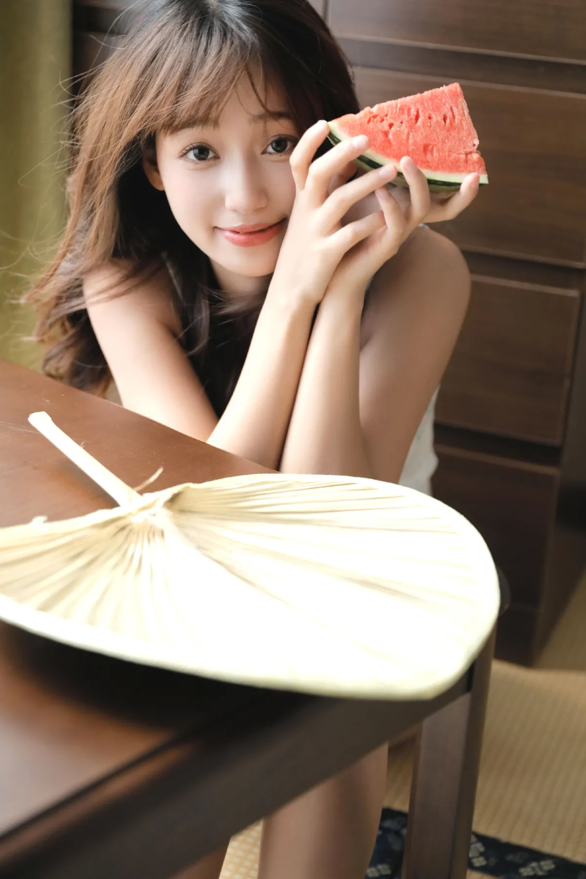 夏日居家少女