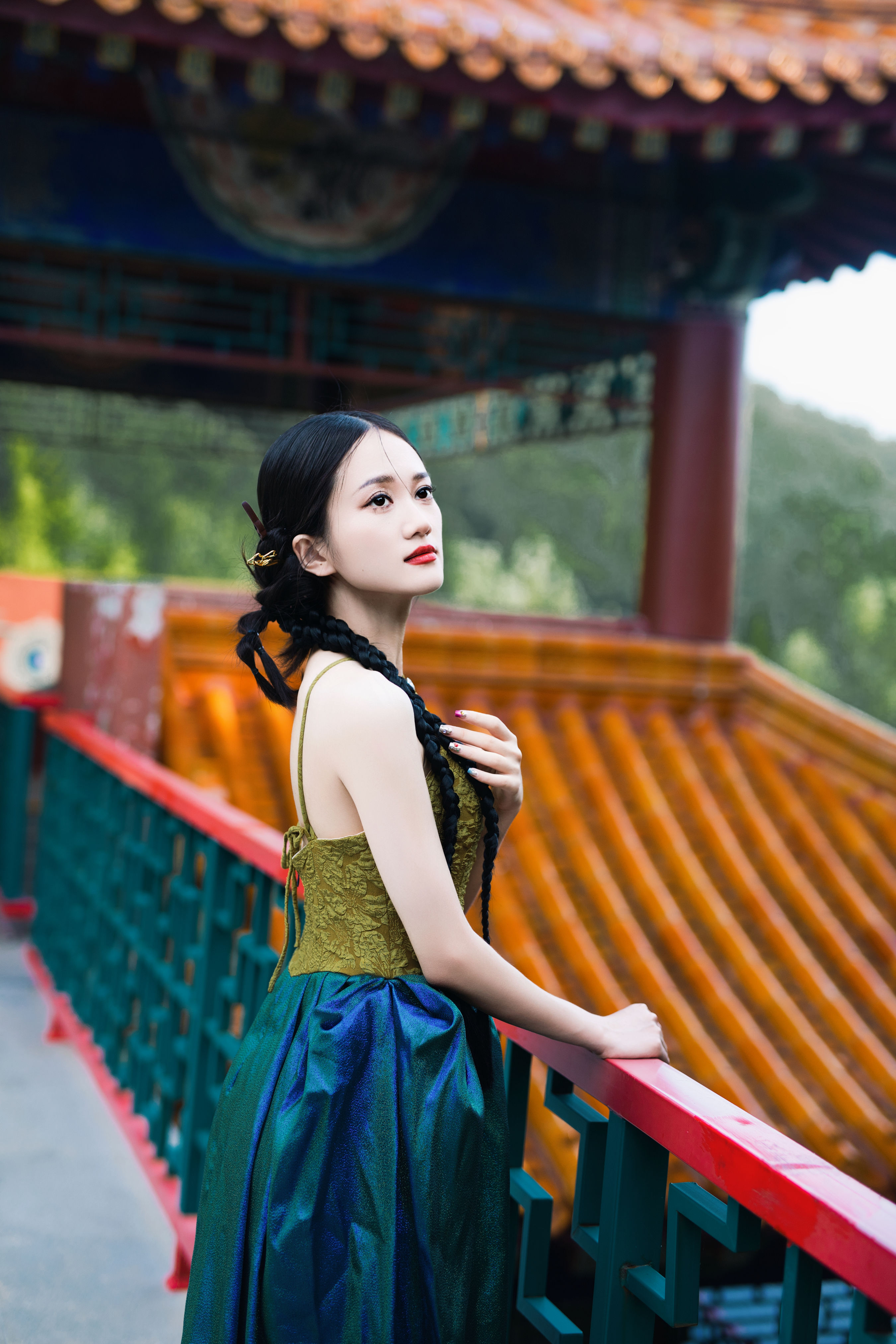 倾海的小健健呀_文文《新中式礼服游园》美图作品图片1