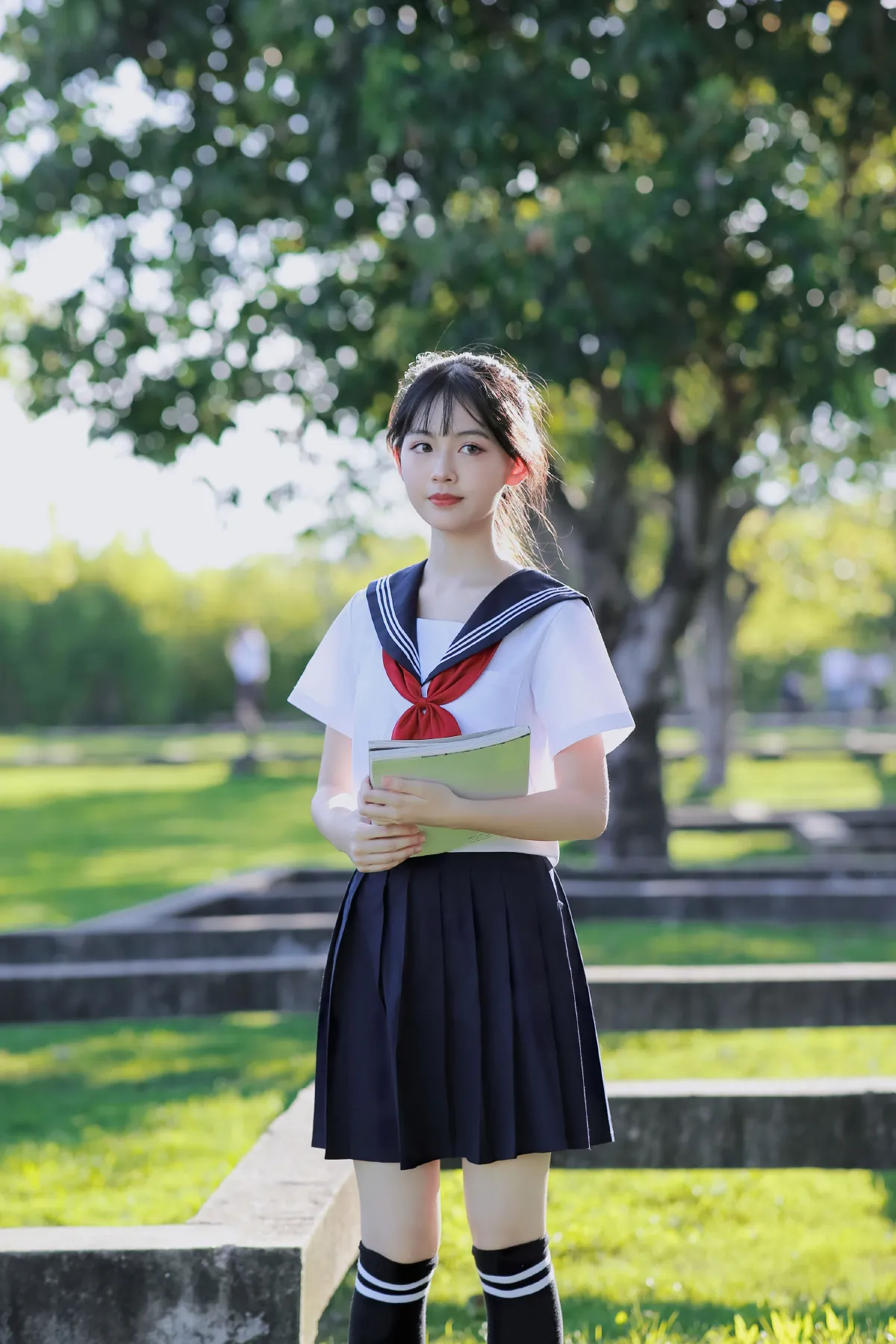 高中女生