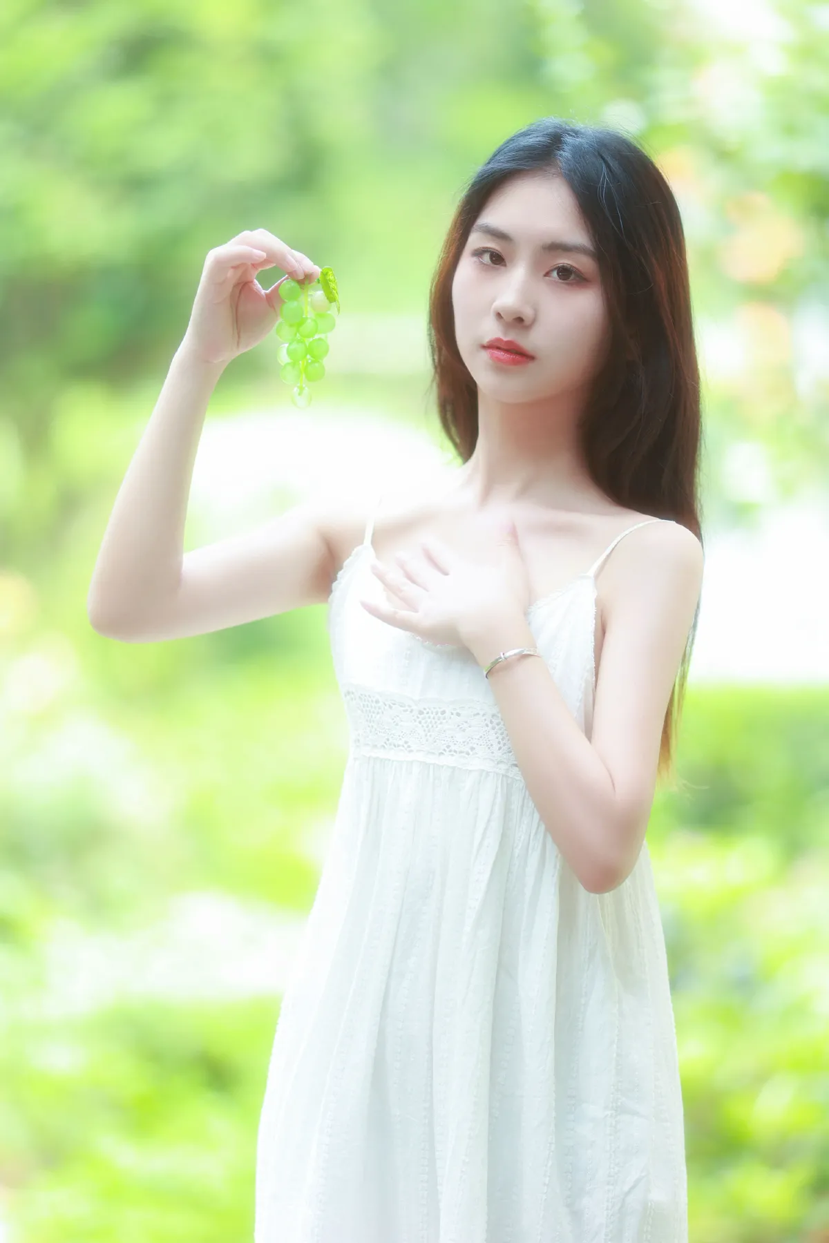 荷叶叶_萦绕《盛夏葡萄》美图作品图片1