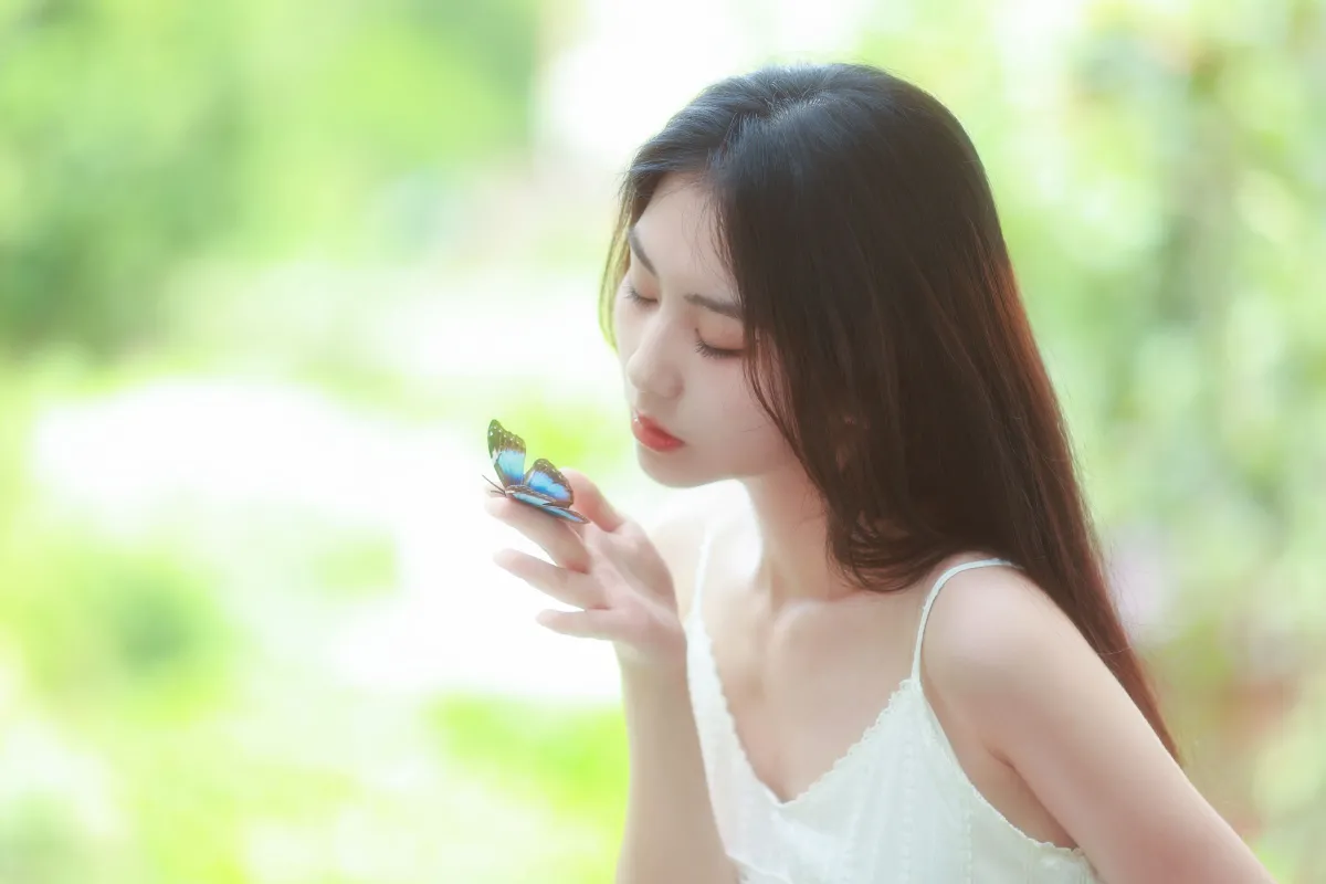 荷叶叶_萦绕《盛夏葡萄》美图作品图片3