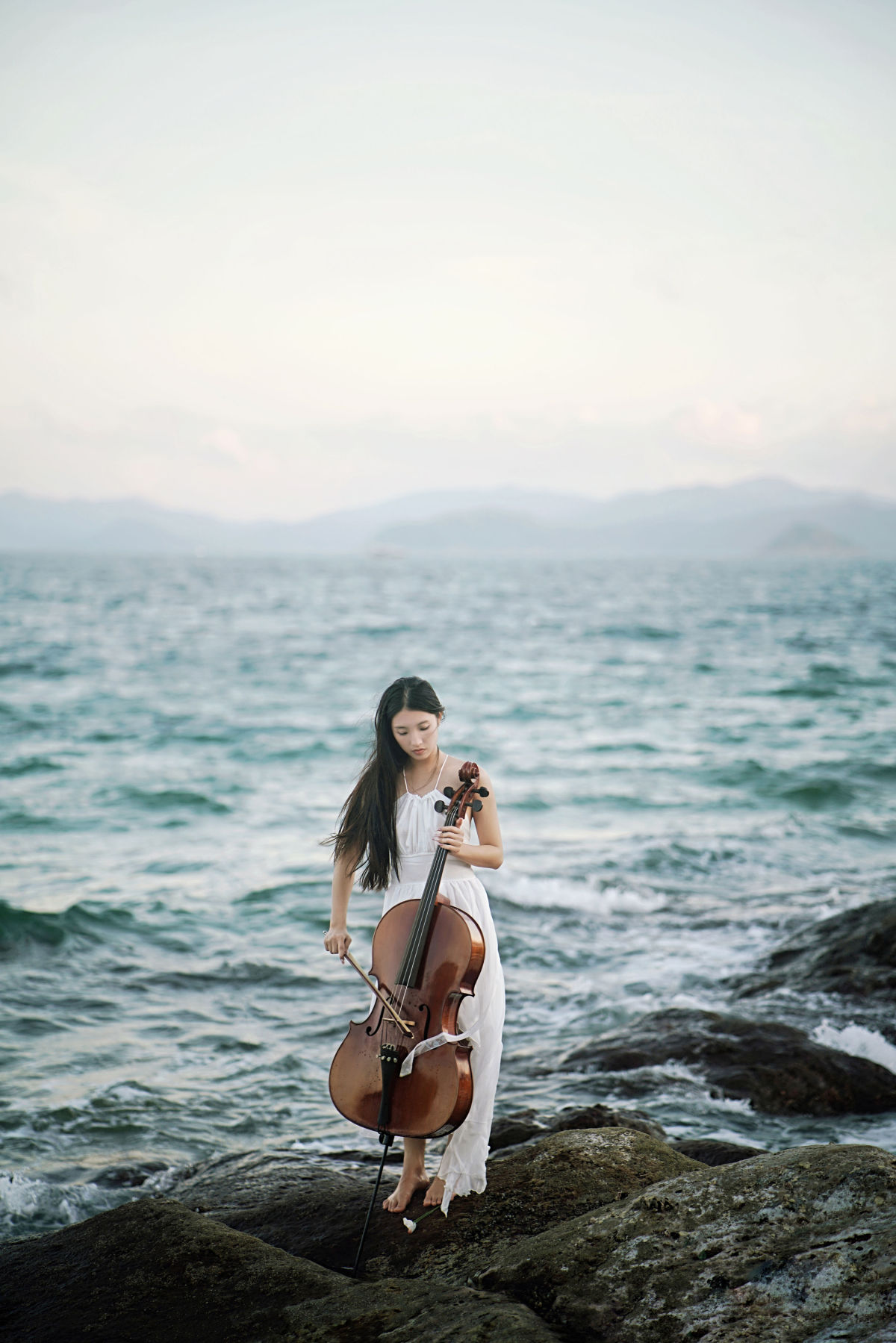 Tommy汤面_嘉怡《大提琴的蓝色乐章》美图作品图片3