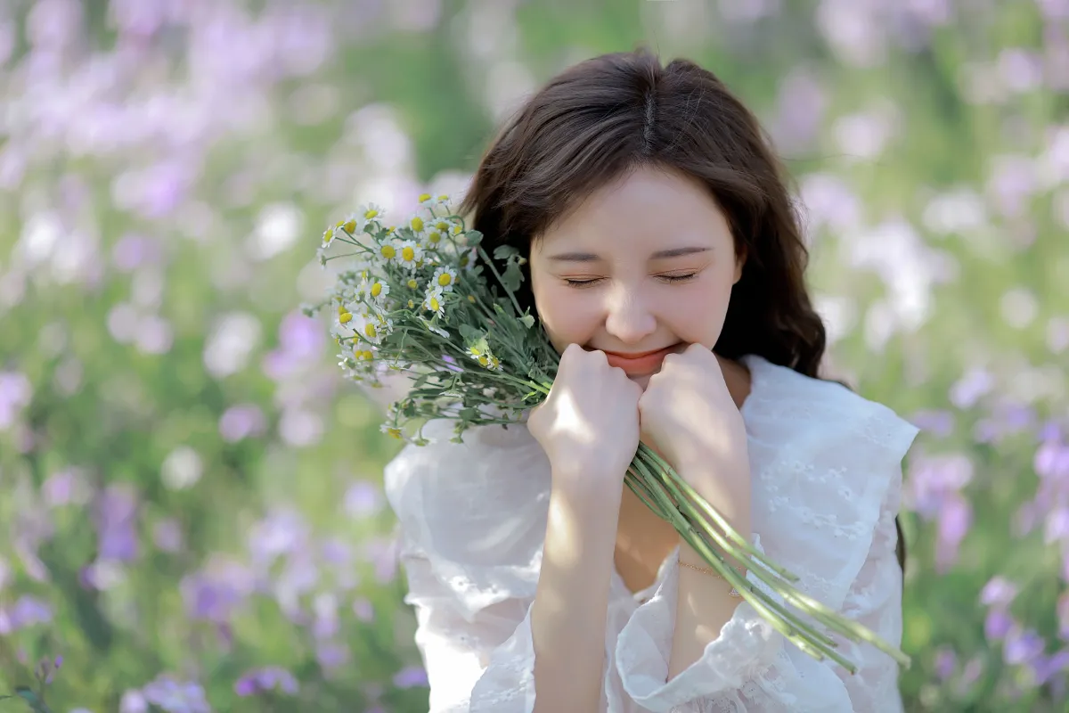 春花绽放，如你一般美丽