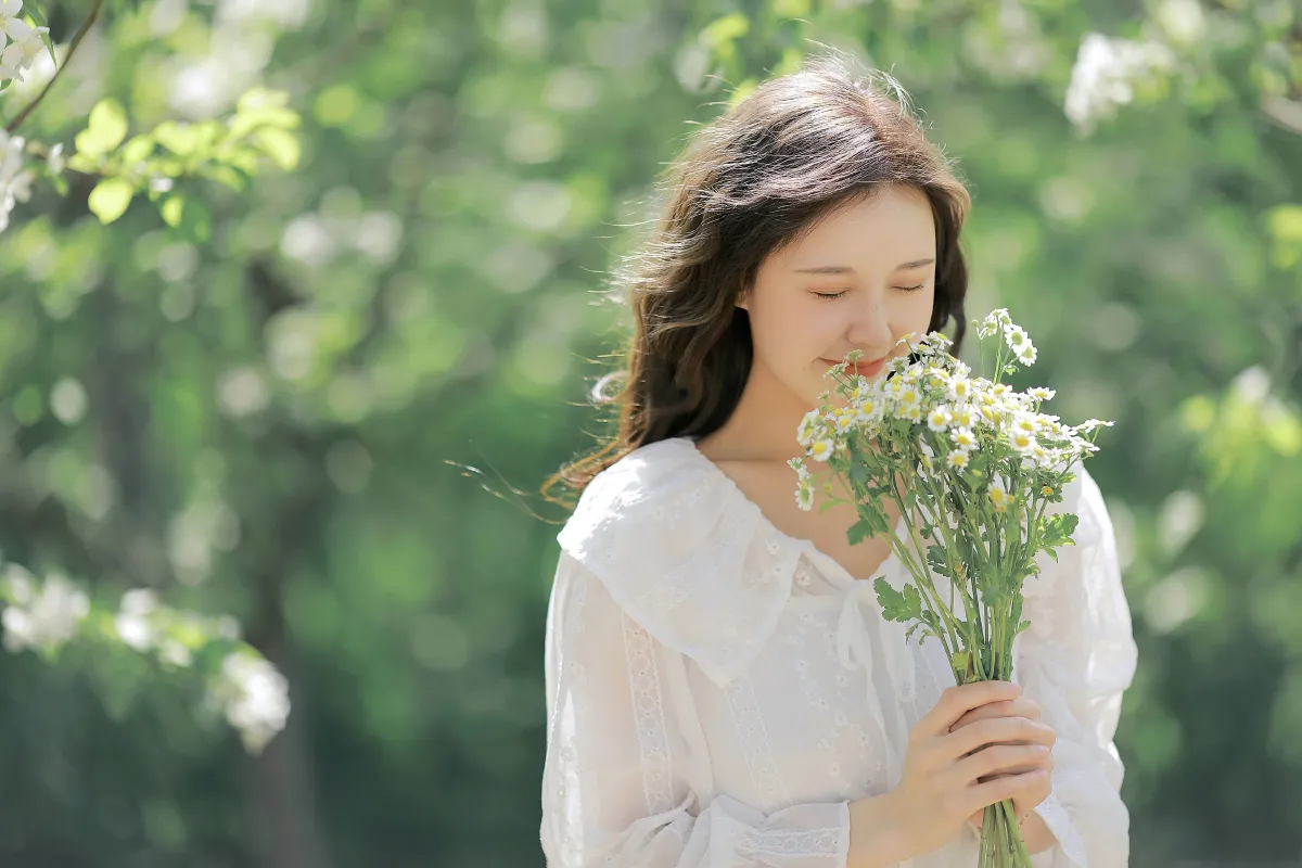 春花绽放，如你一般美丽