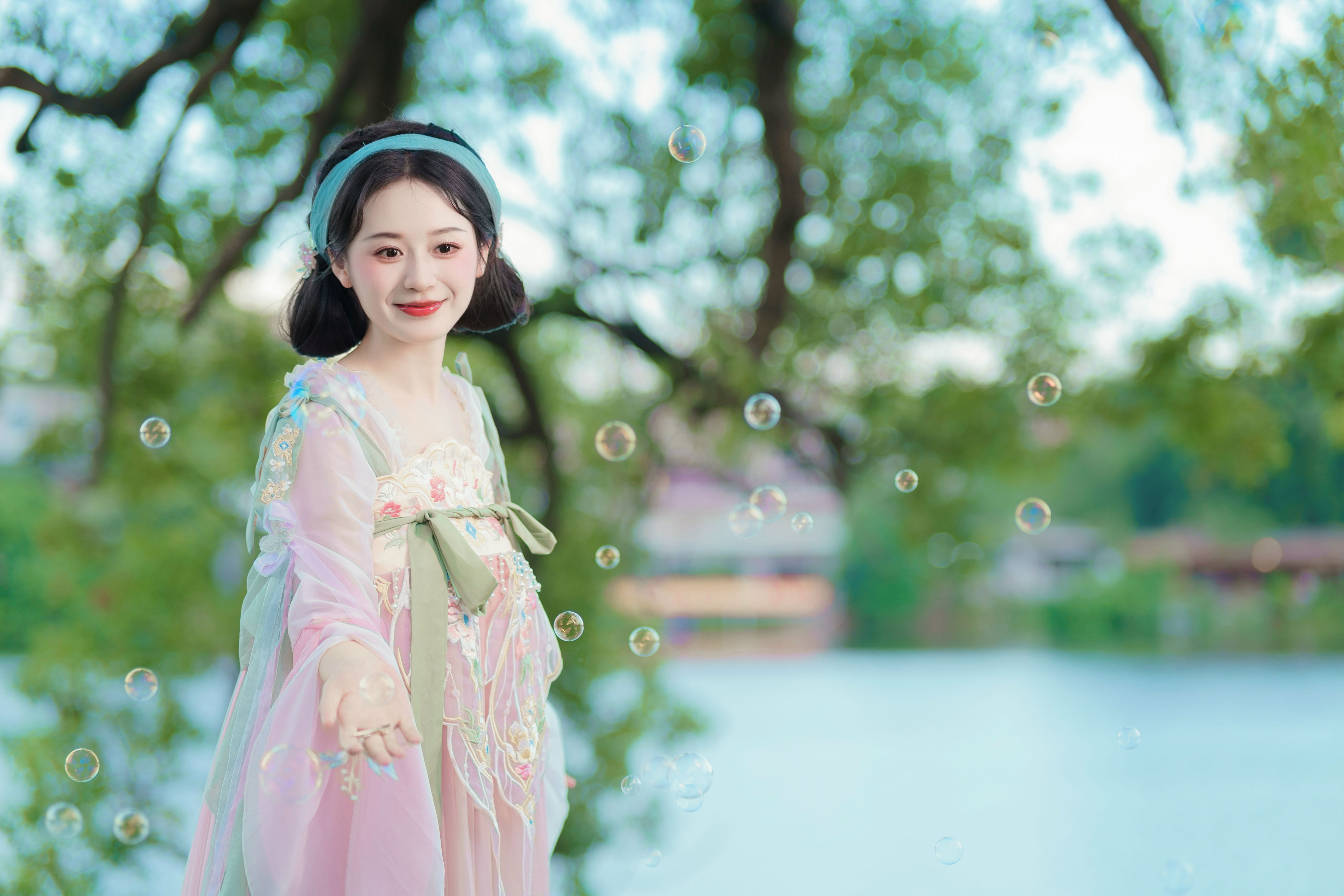 不知春去