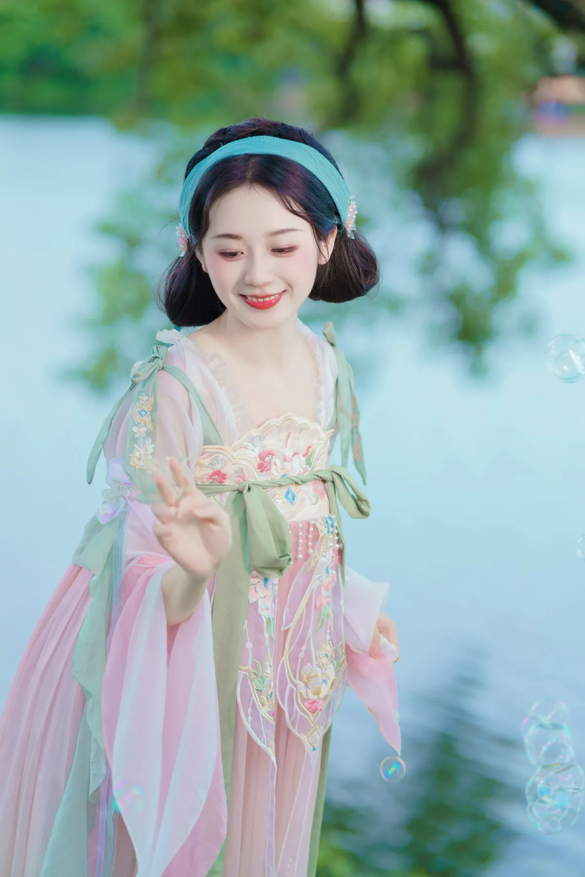 不知春去