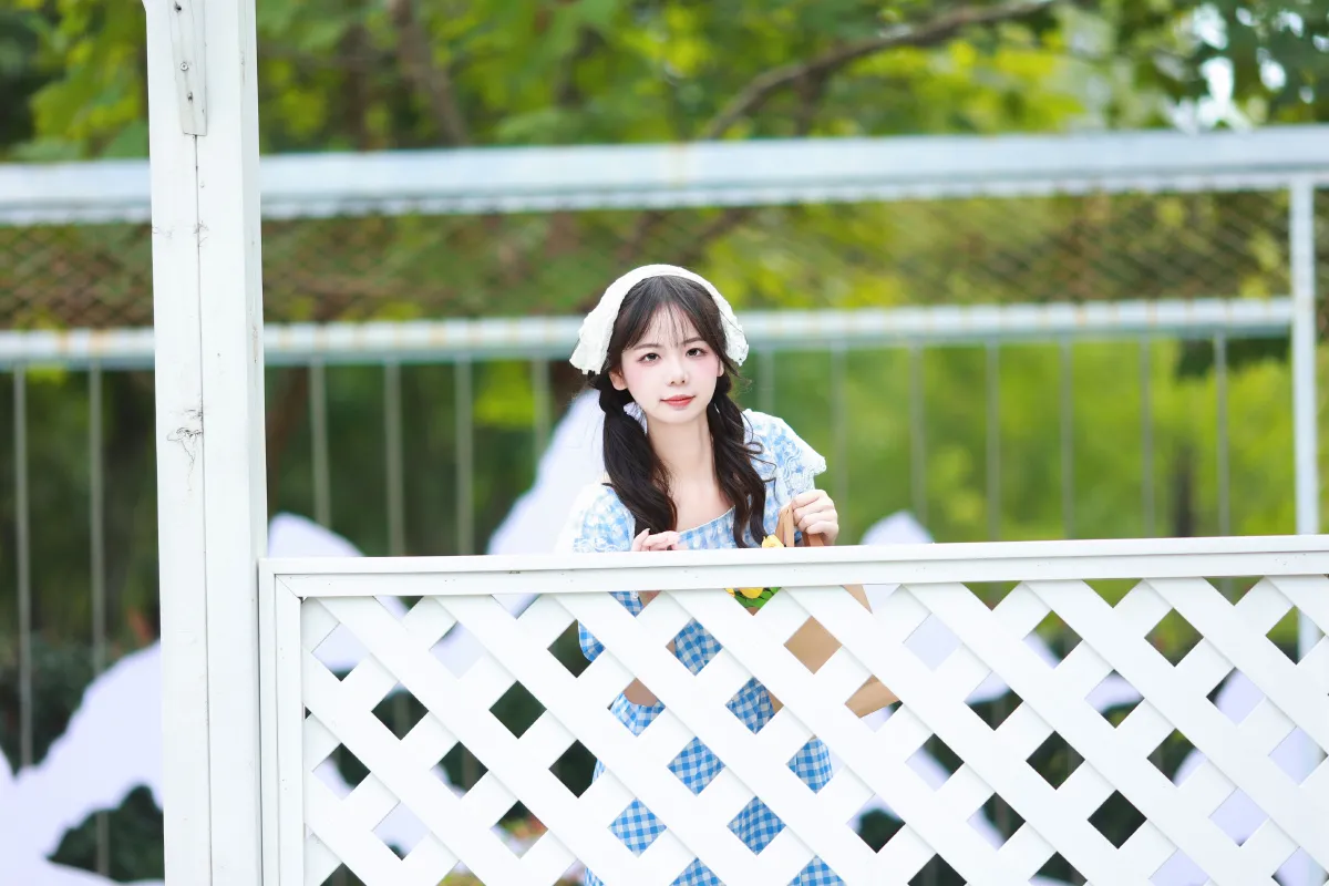 蓝裙子少女2
