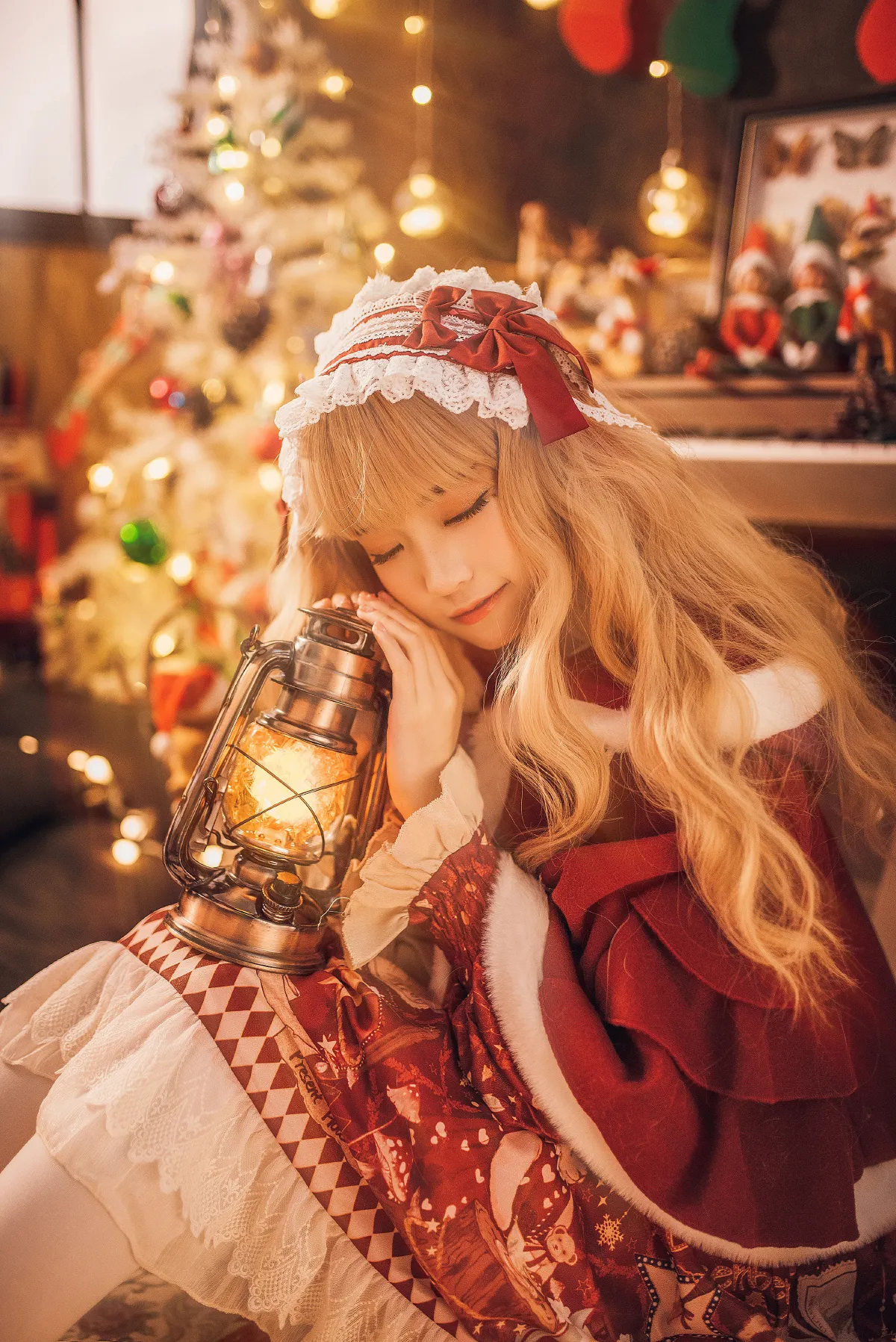 暖屋里的少女
