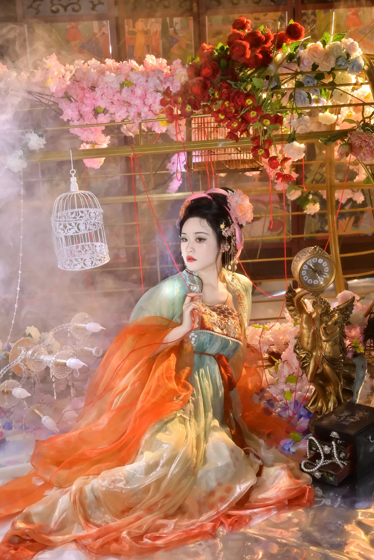笼中锦鲤