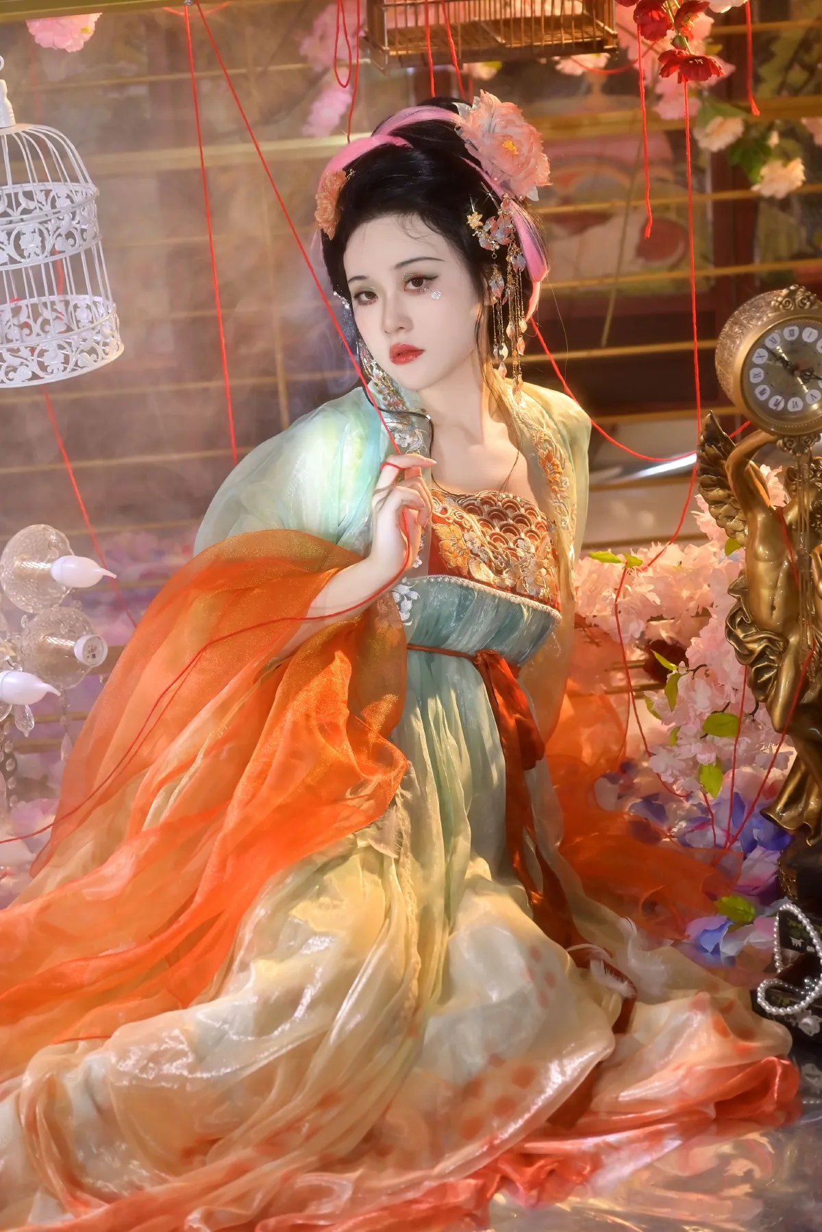 笼中锦鲤