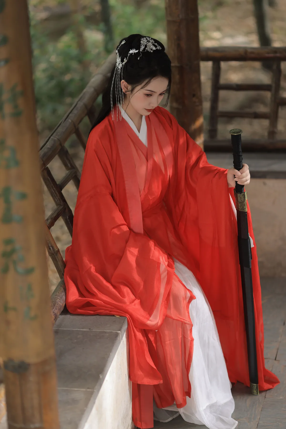 猫八木_言小七《红衣女子》美图作品图片5