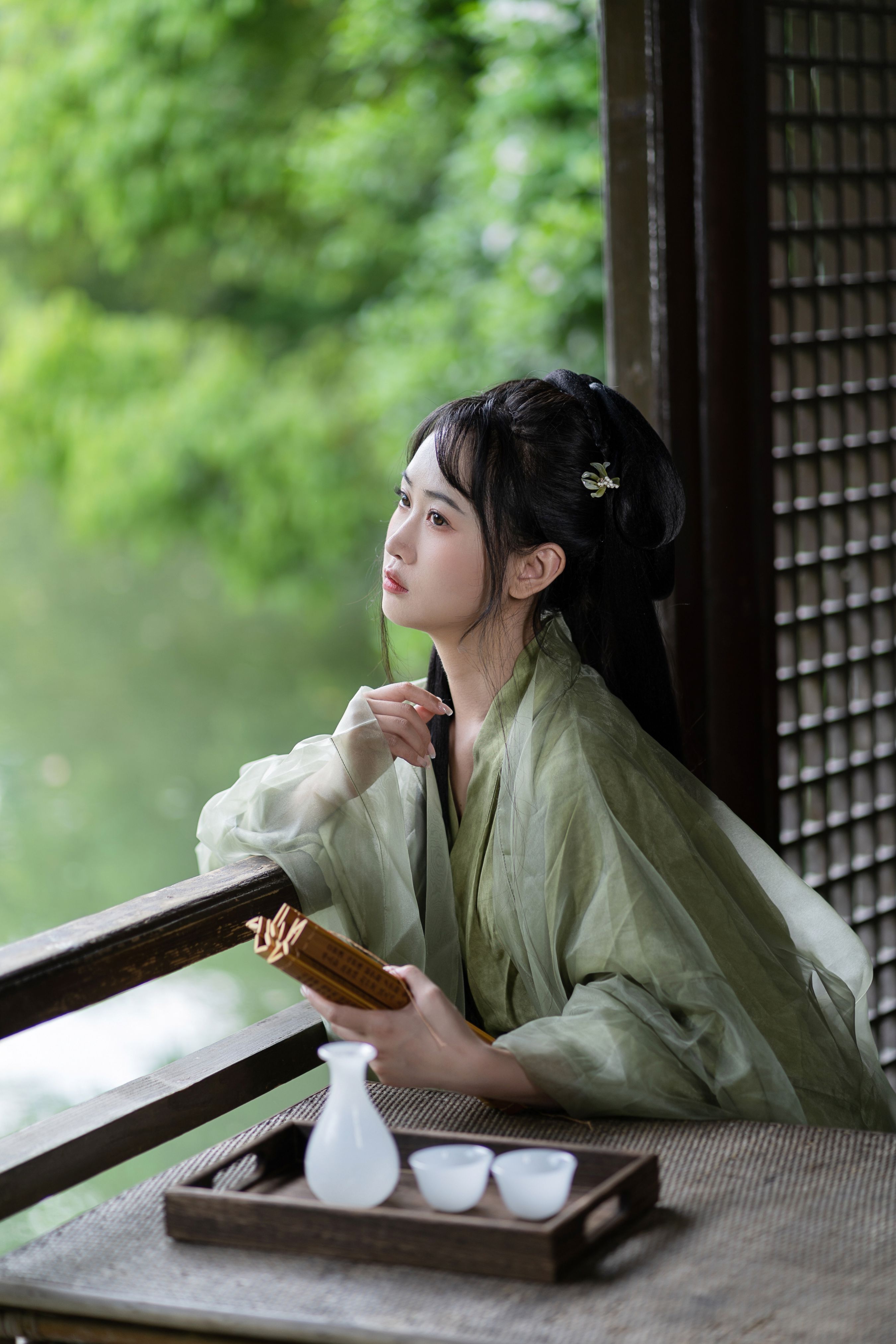 青衫烟雨客