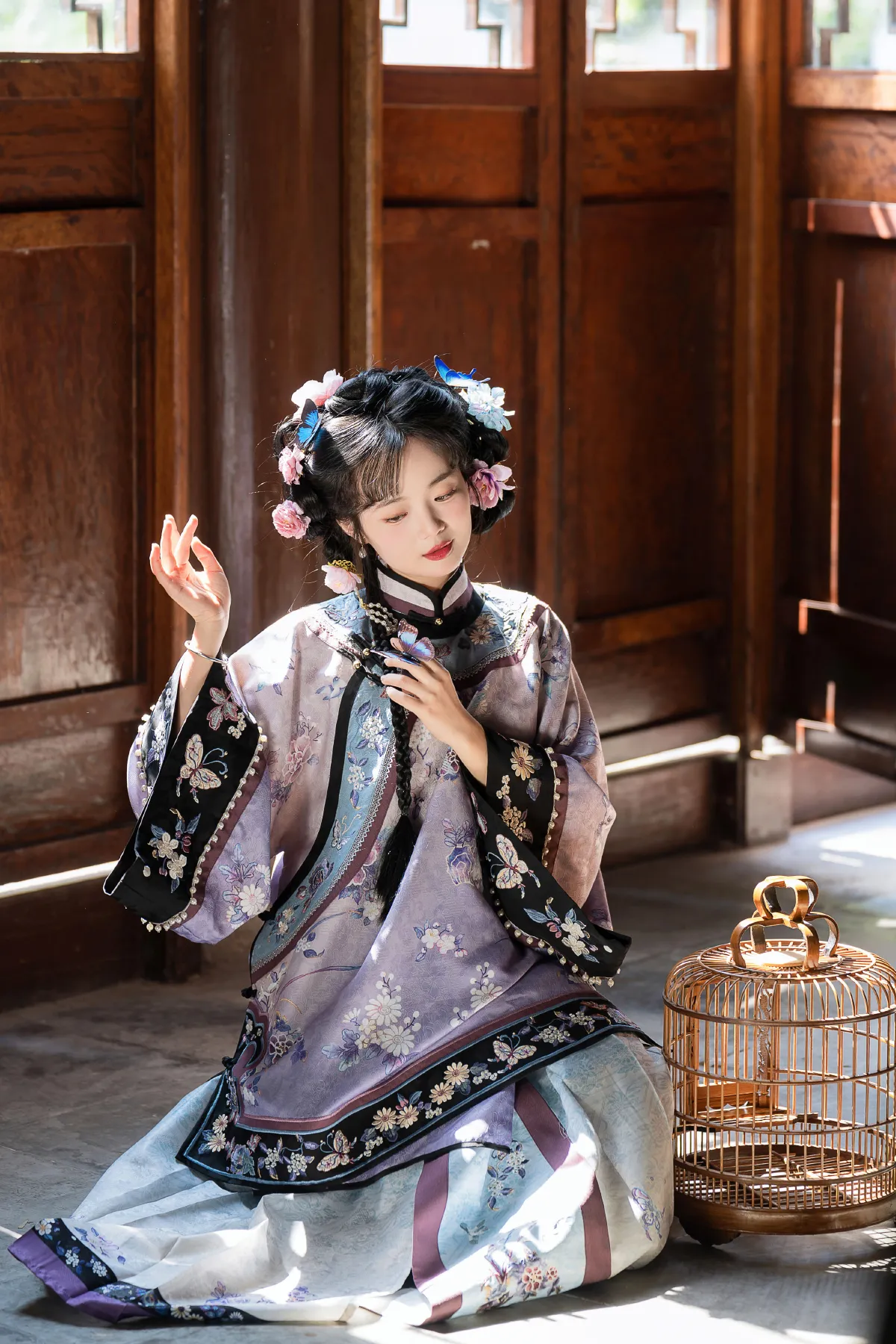 阳光下的清汉女