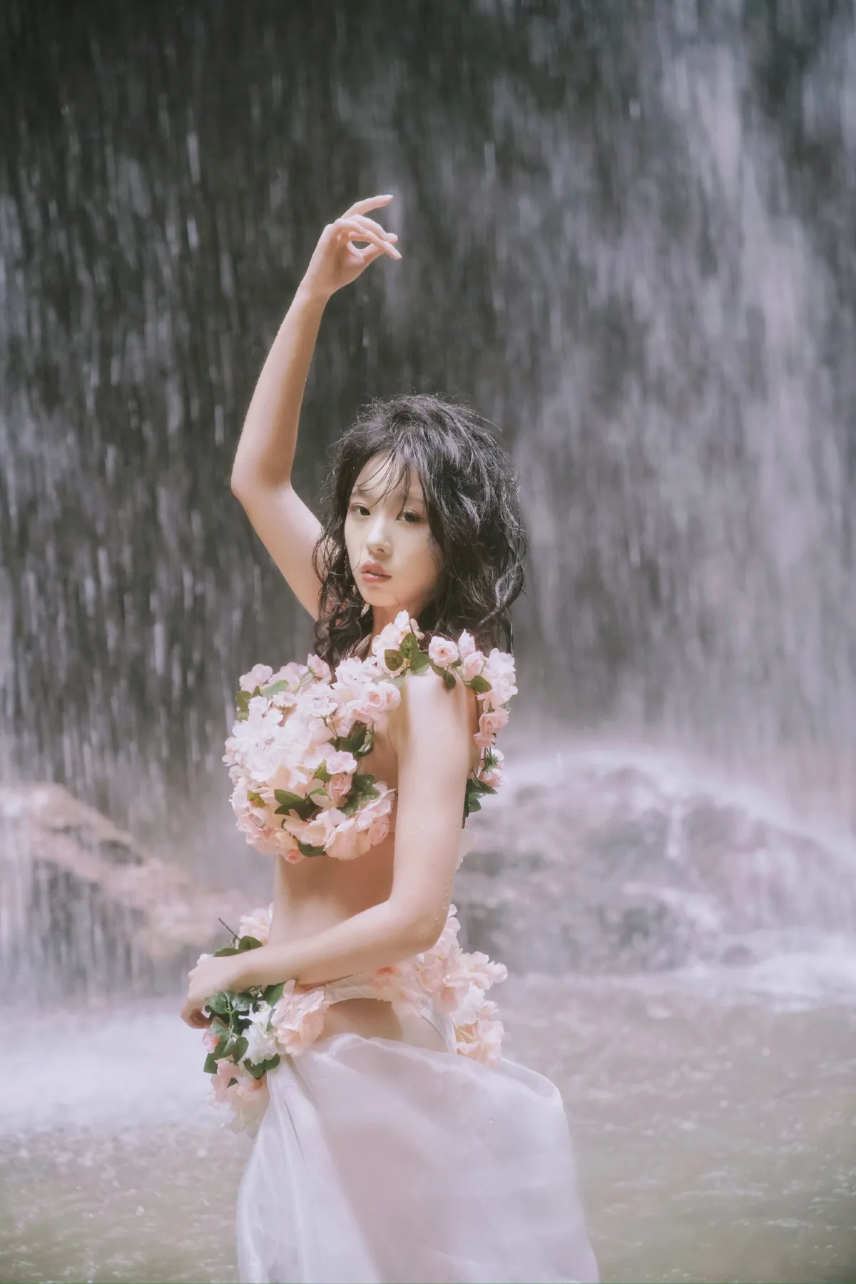 桃花源飞瀑仙女