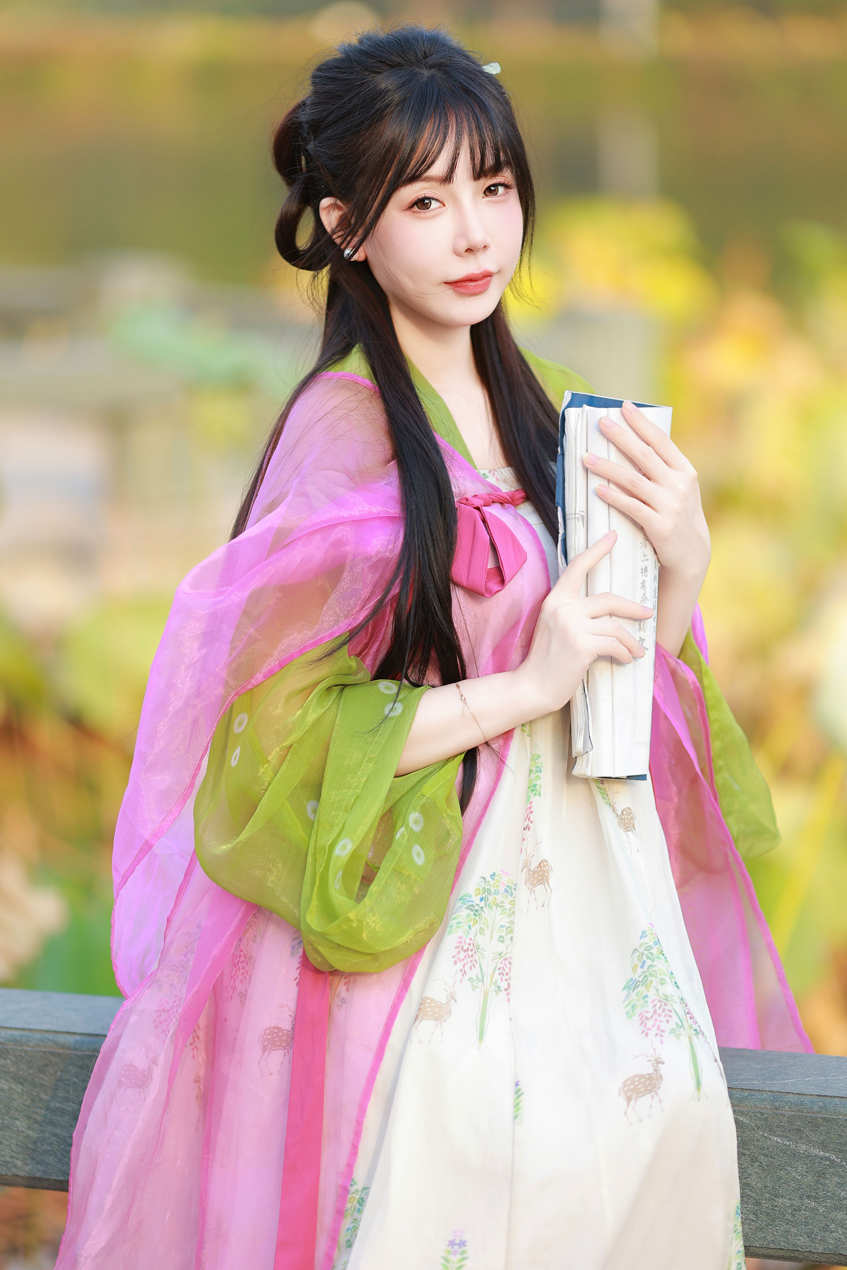 杨柳声声荷塘里