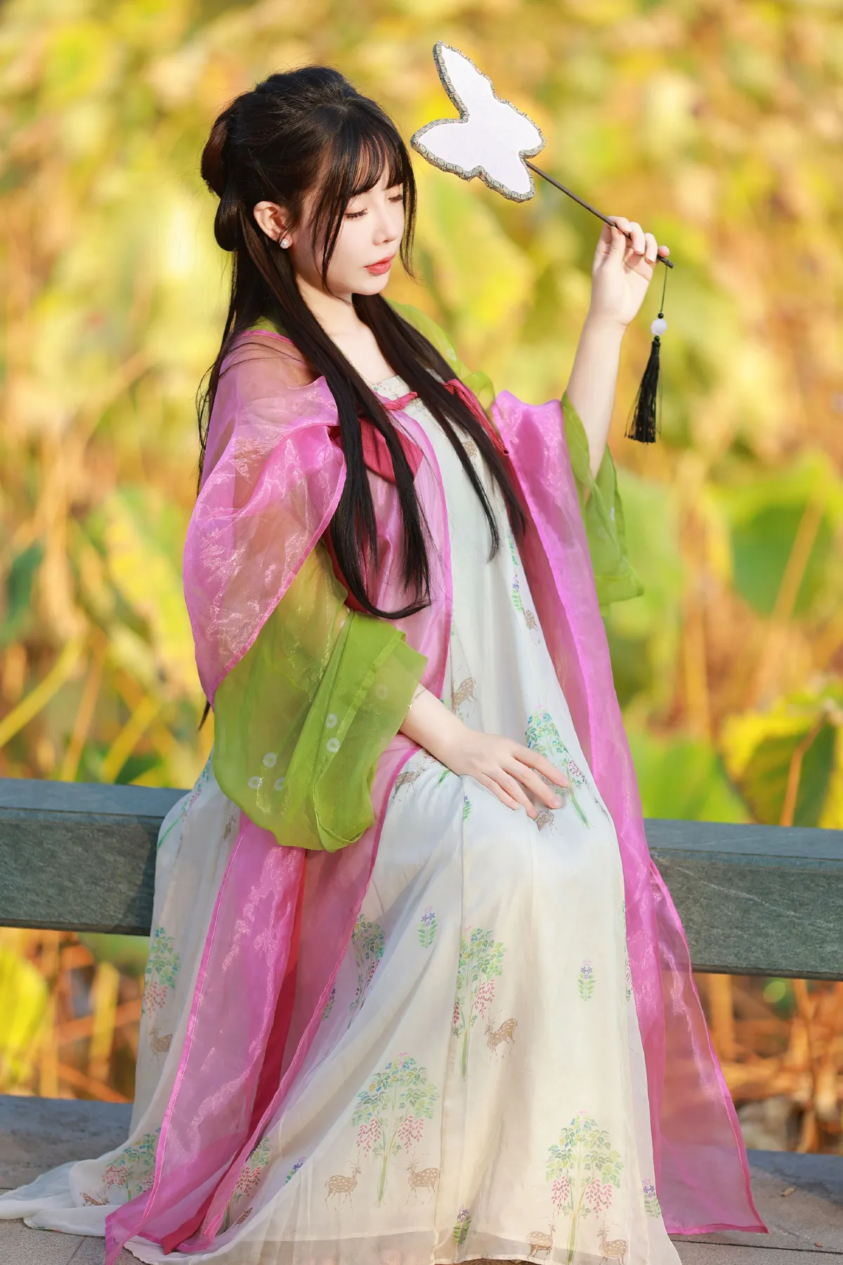 杨柳声声荷塘里