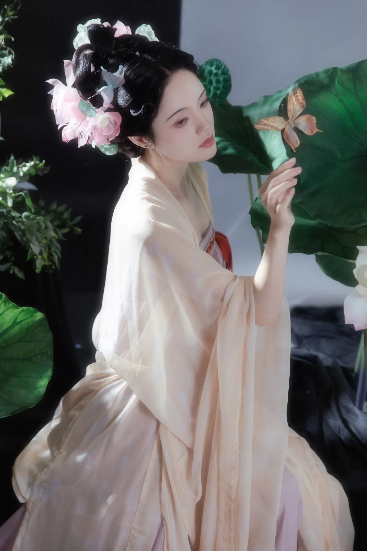 濯濯青莲