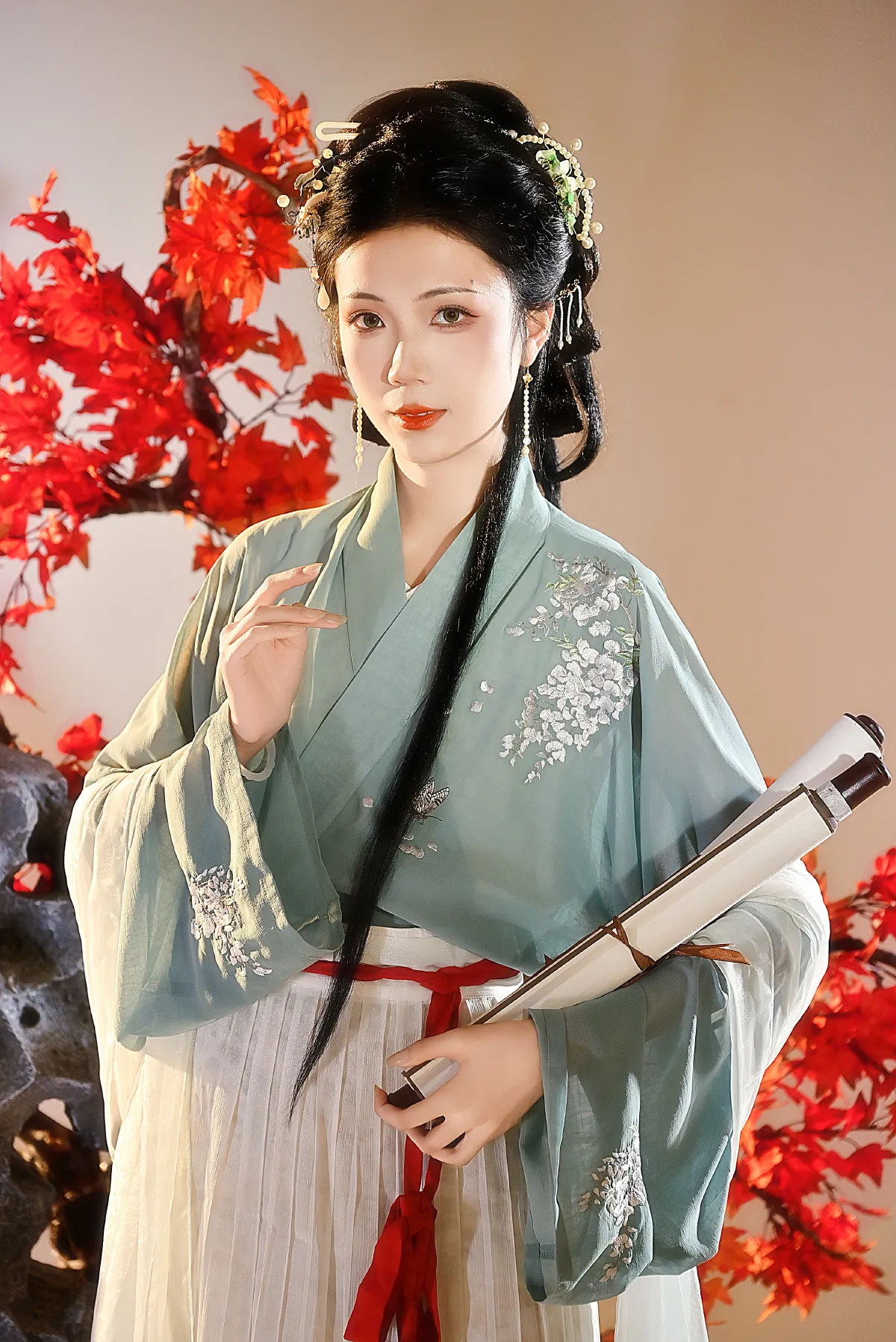 枫叶仕女图