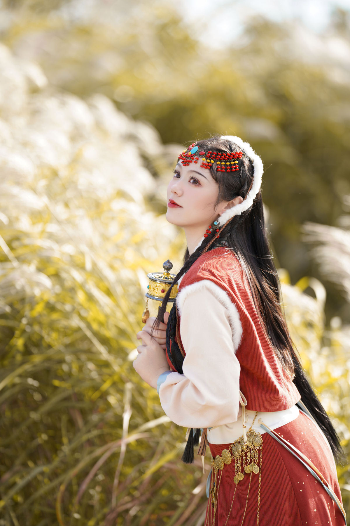 西夏_xianxian《红衣的小枫》美图作品图片3