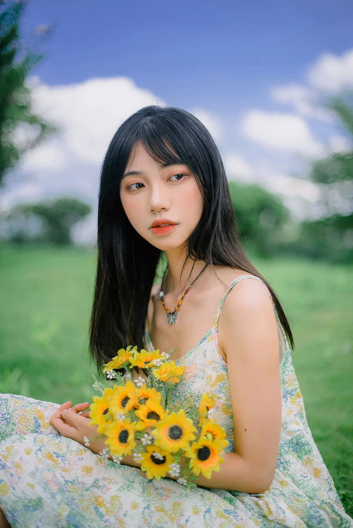 蝉鸣漏进夏末