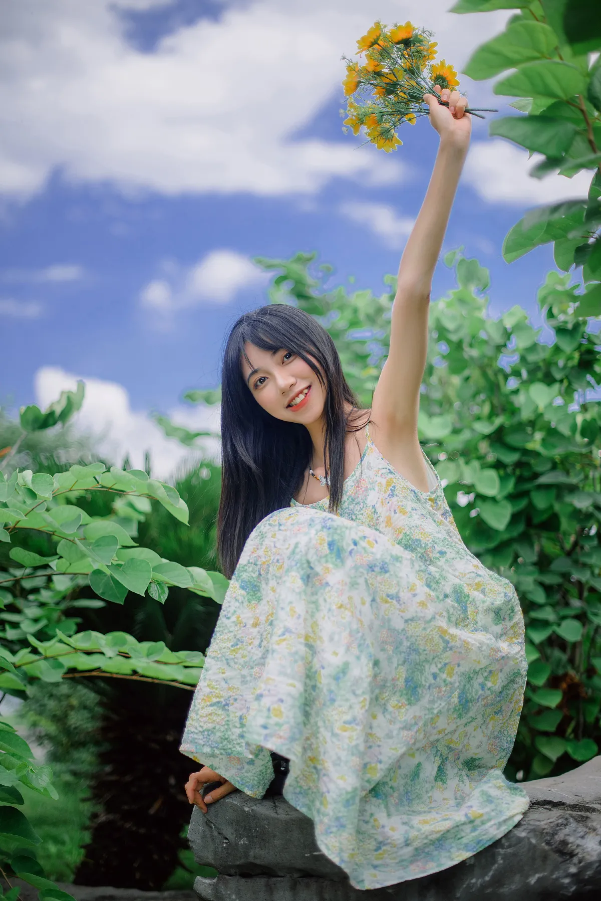 蝉鸣漏进夏末
