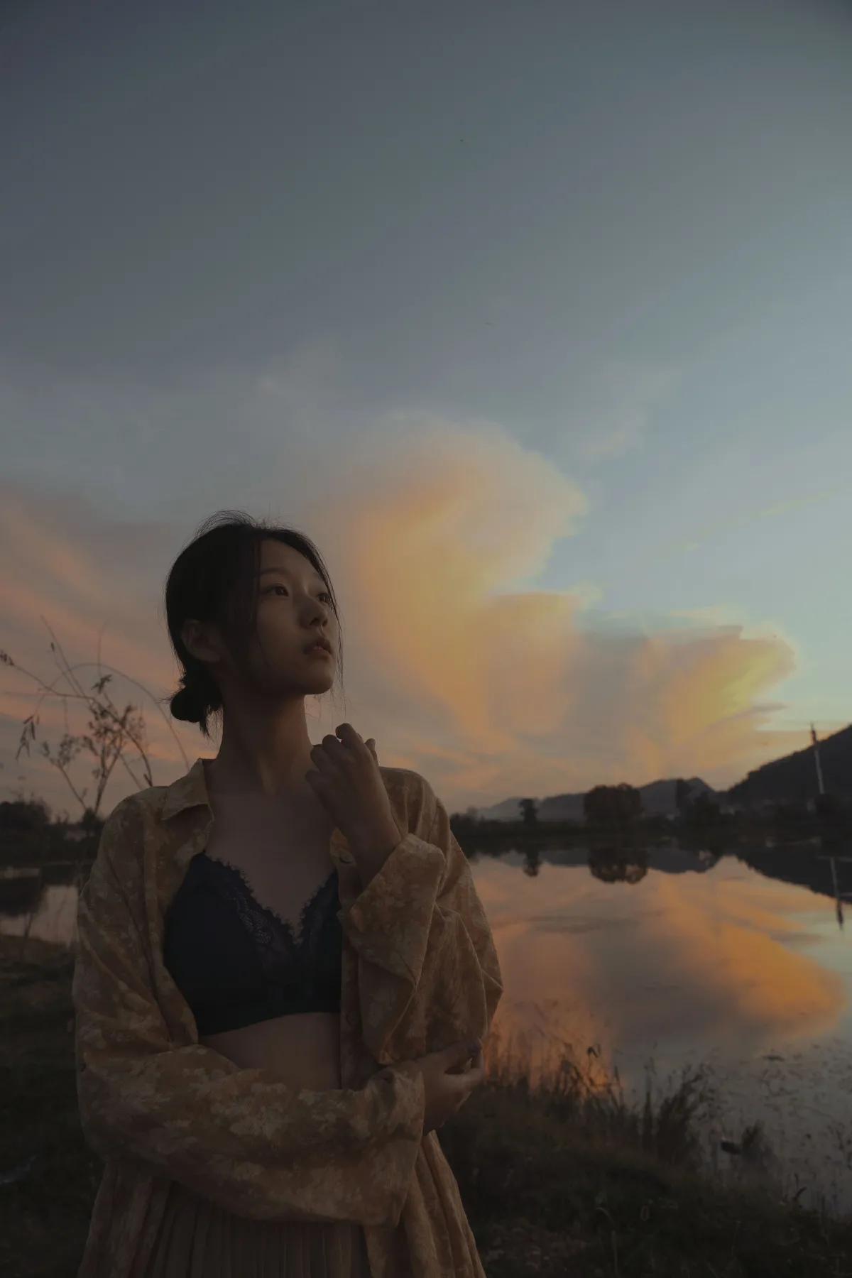 繁花云雾伴晚霞