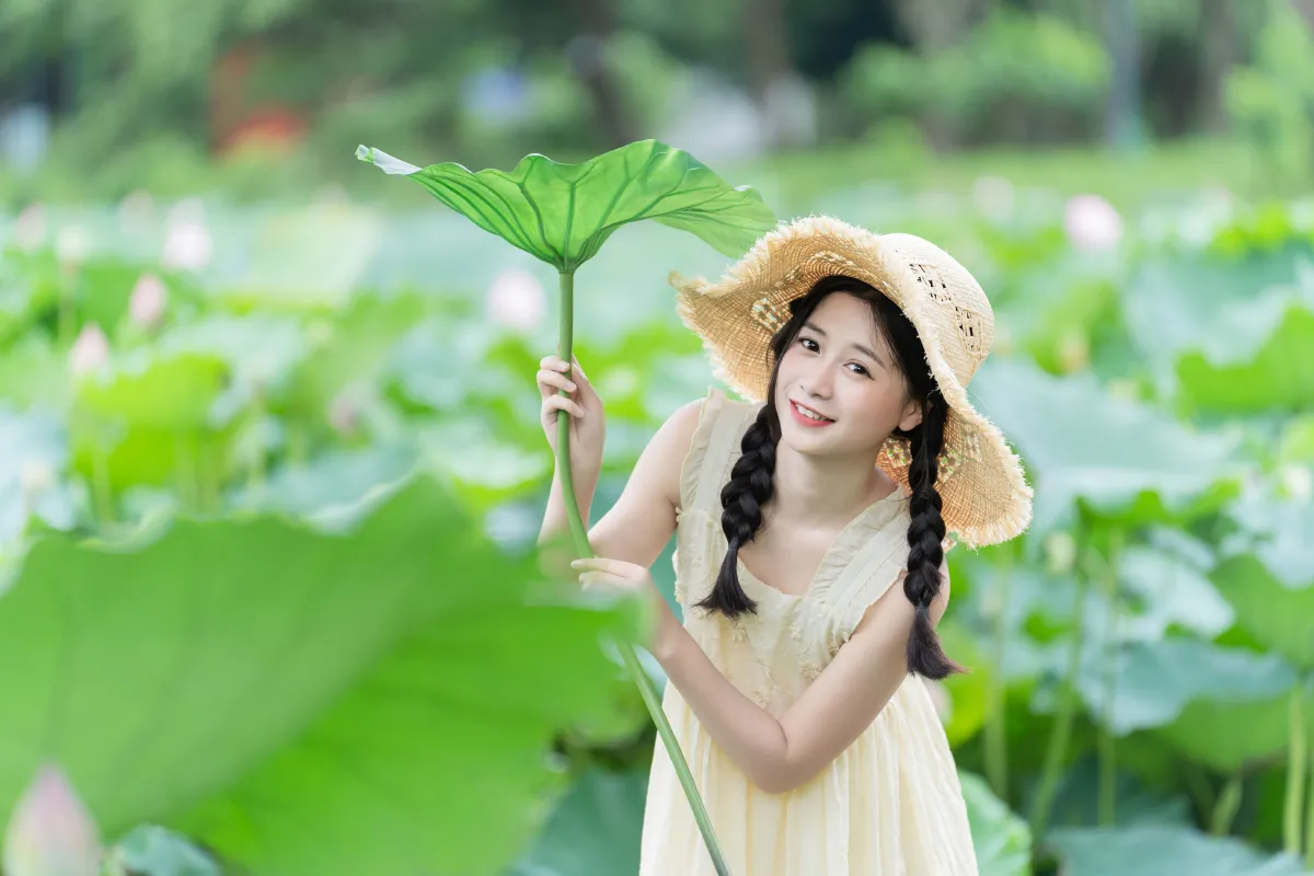 炎炎夏日 荷花少女