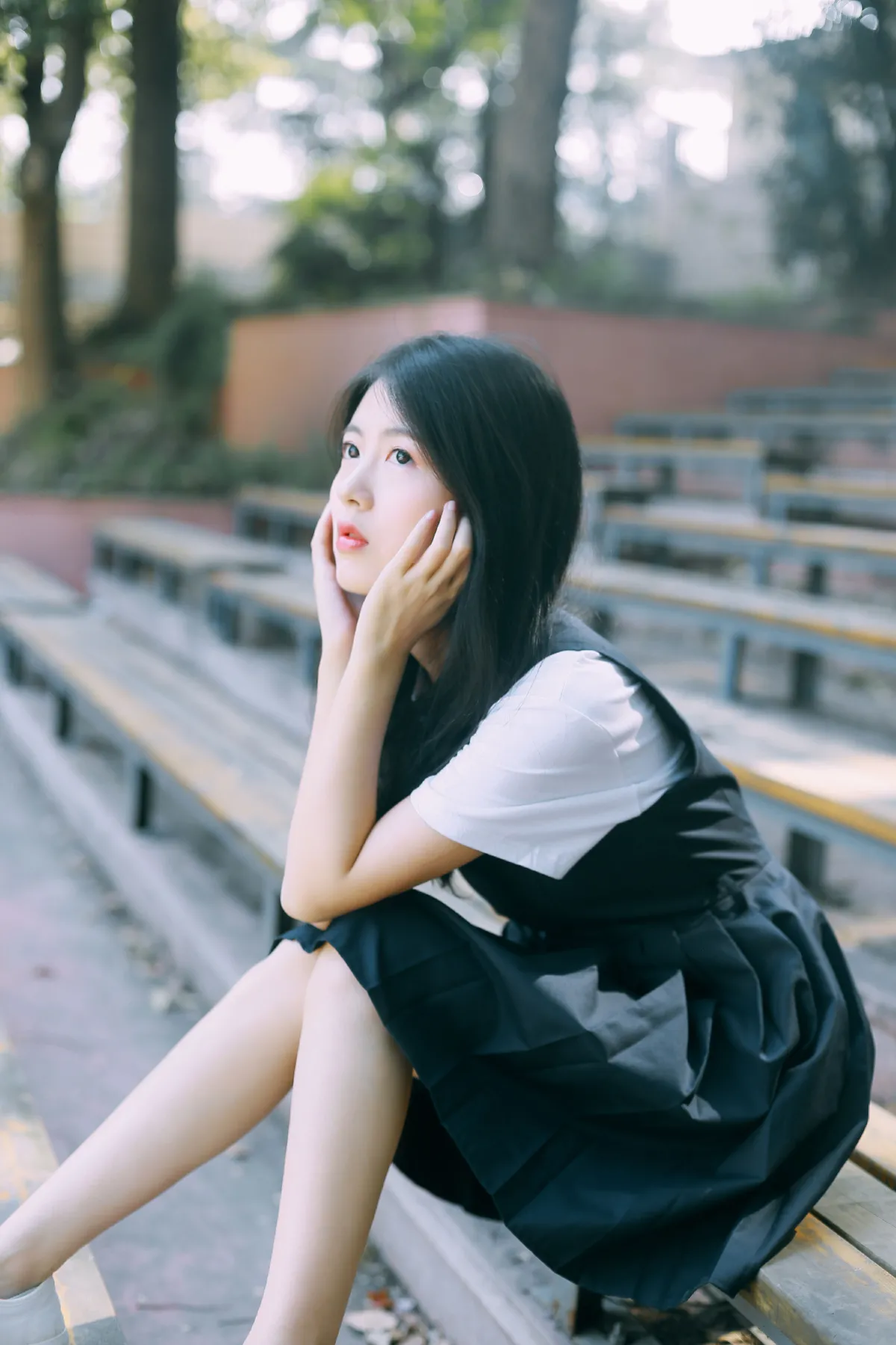 校服的裙摆