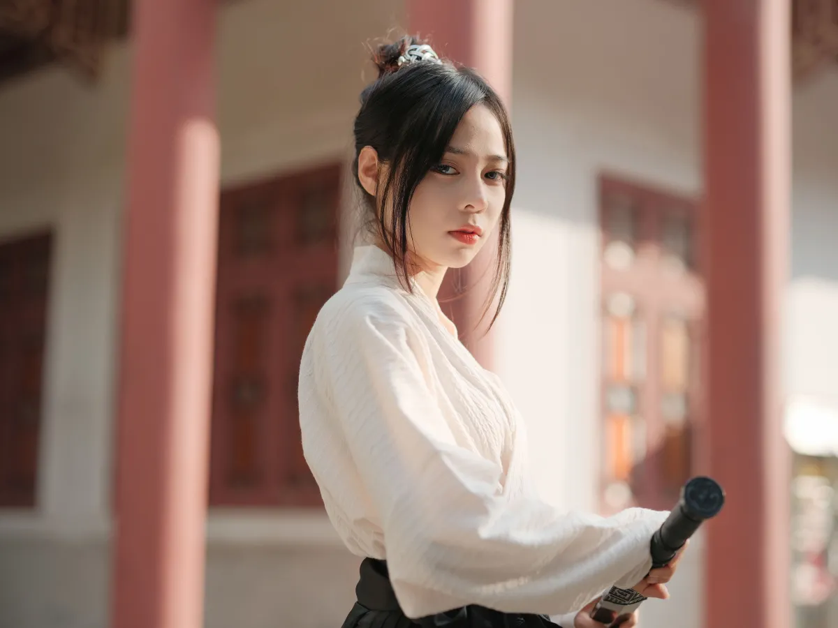 女剑客