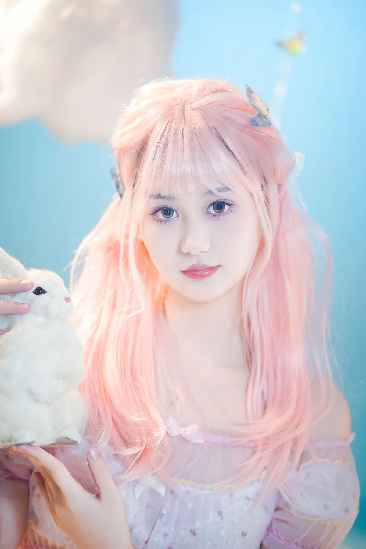 粉色头发的少女