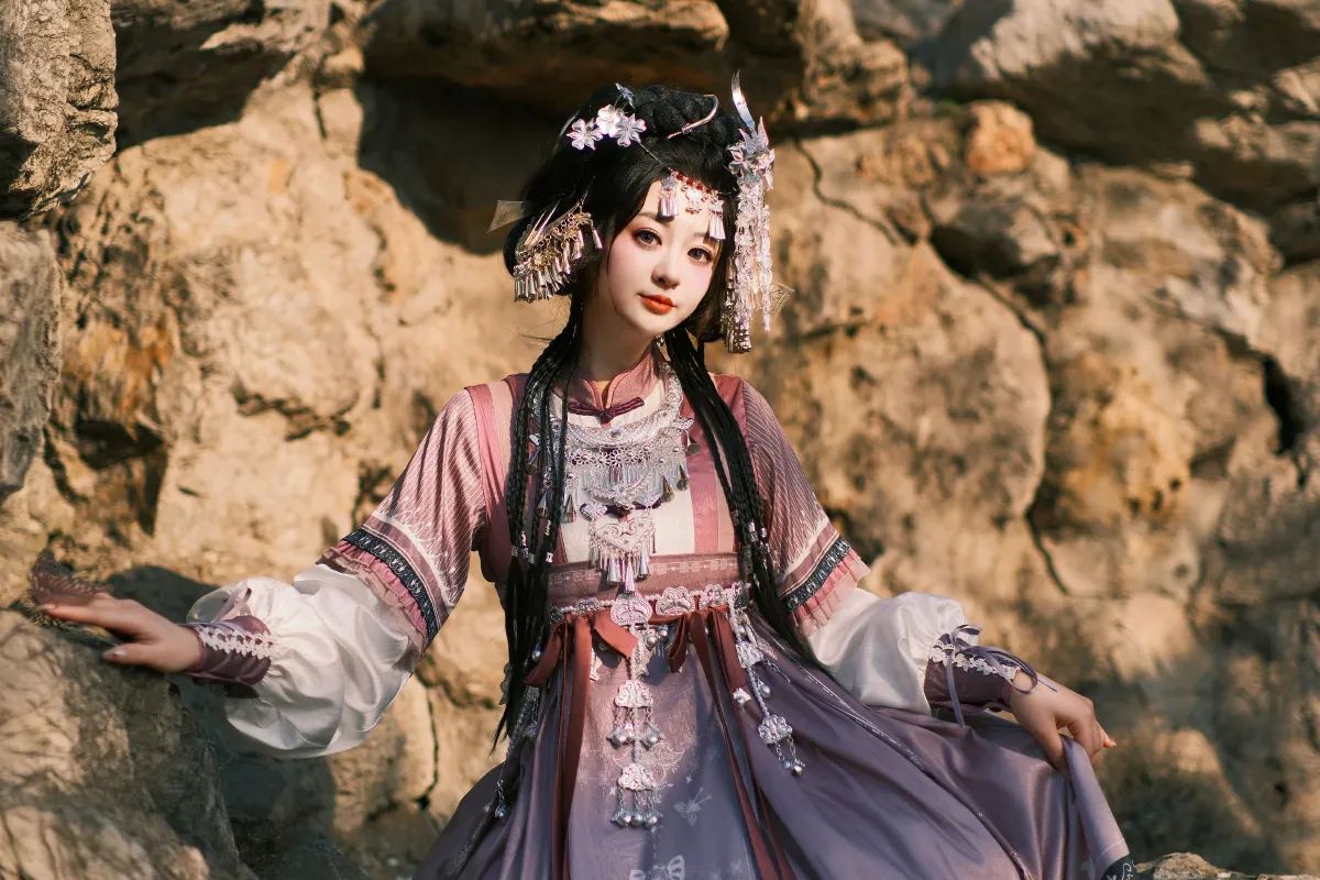 苗疆少女