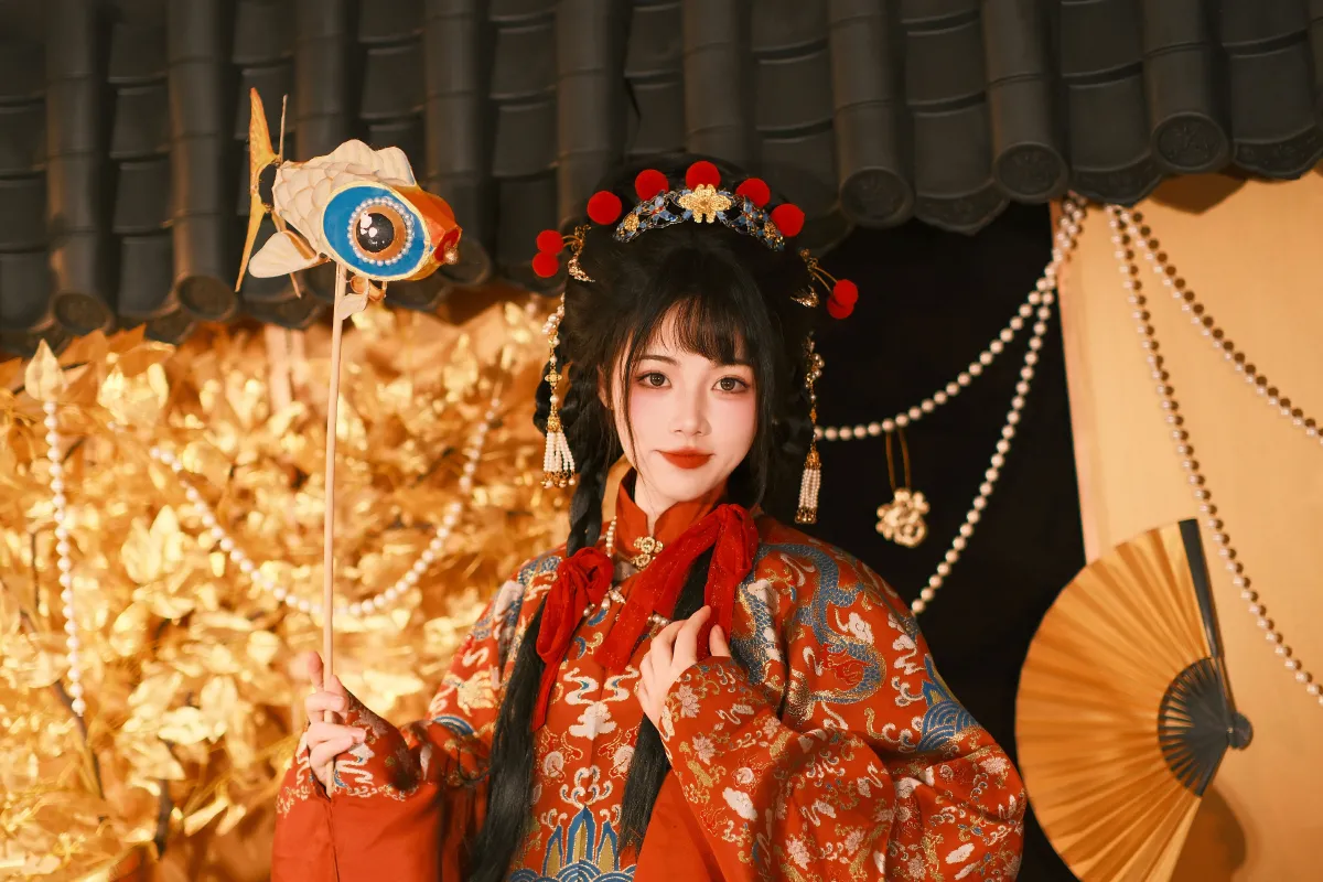 荷叶叶_魚小鯉lili《迎福招财》美图作品图片4