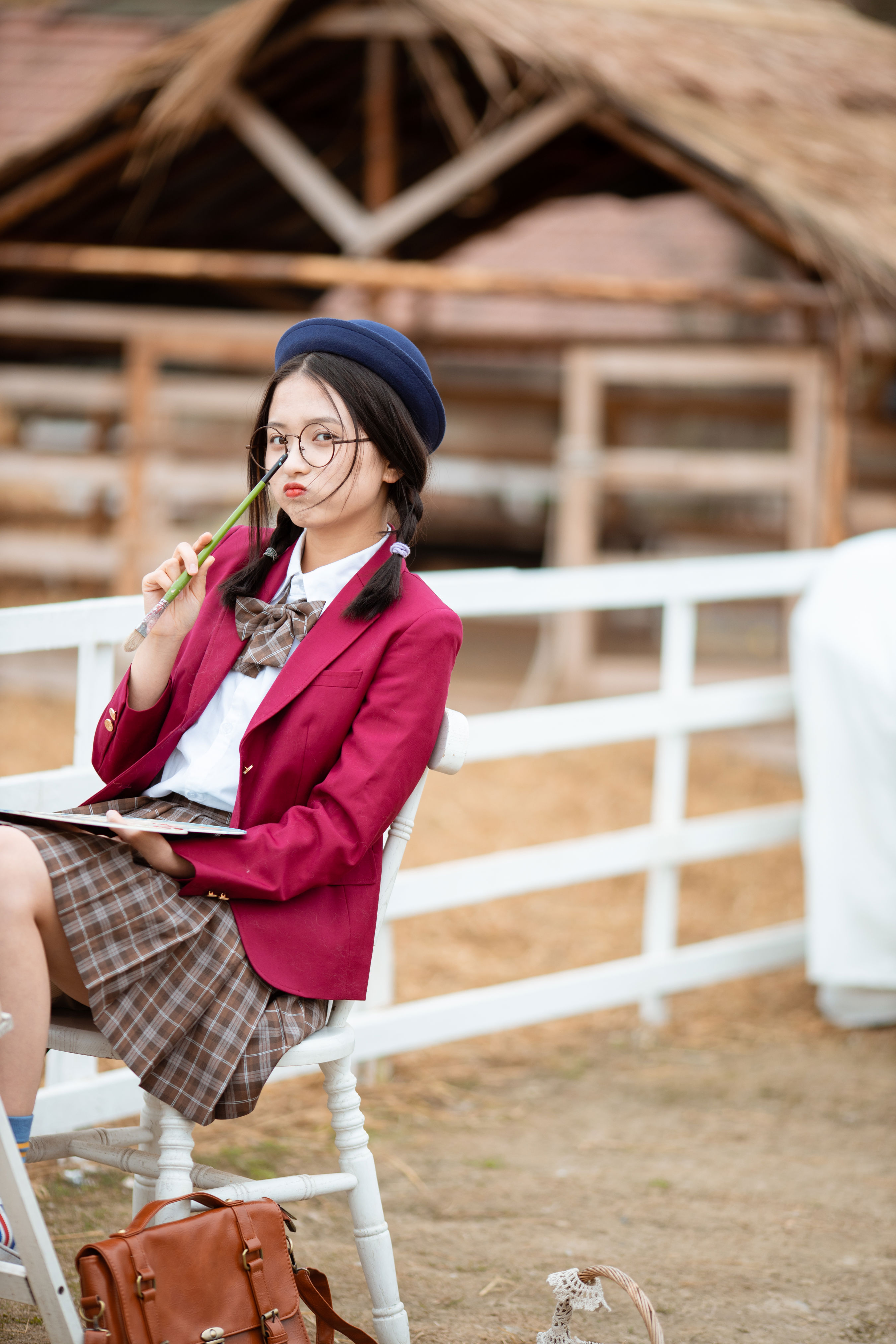 画画的女孩