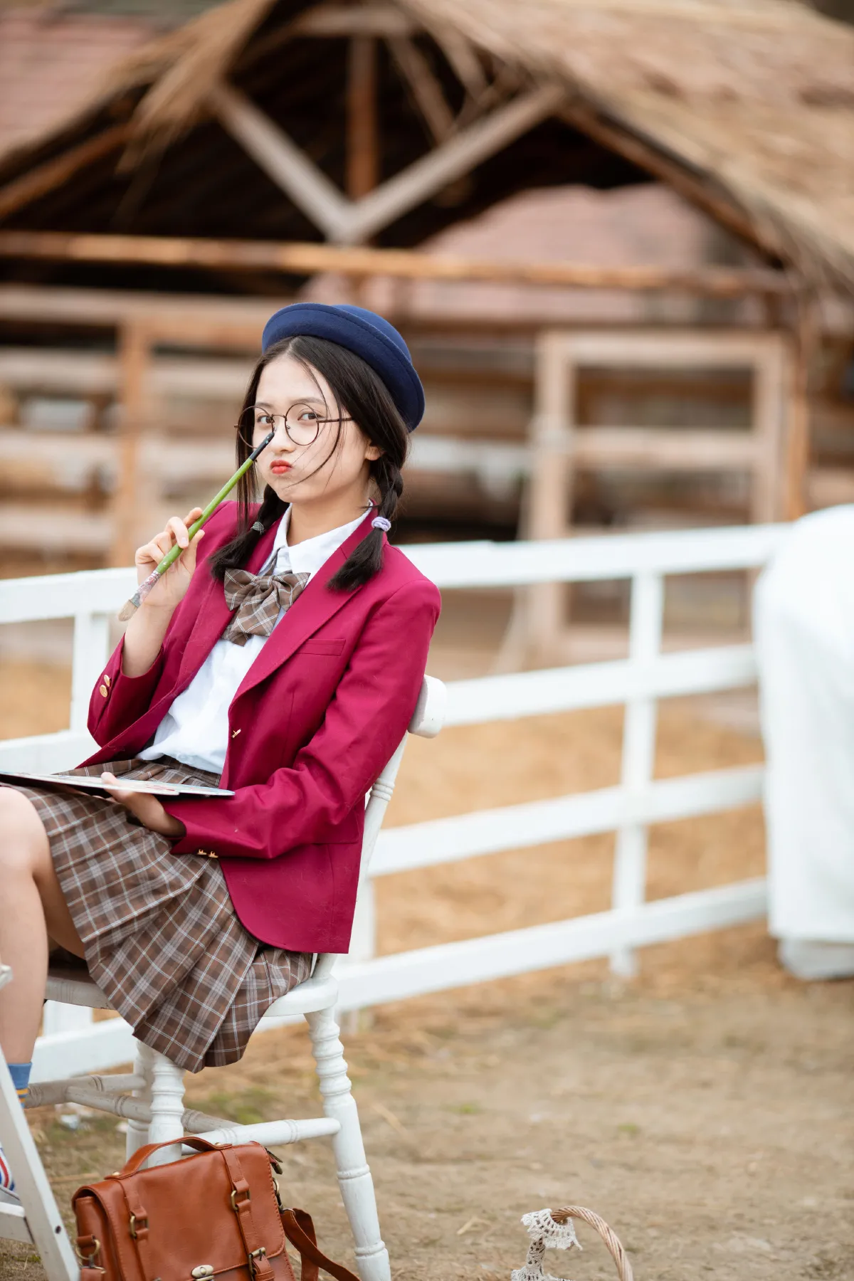 画画的女孩