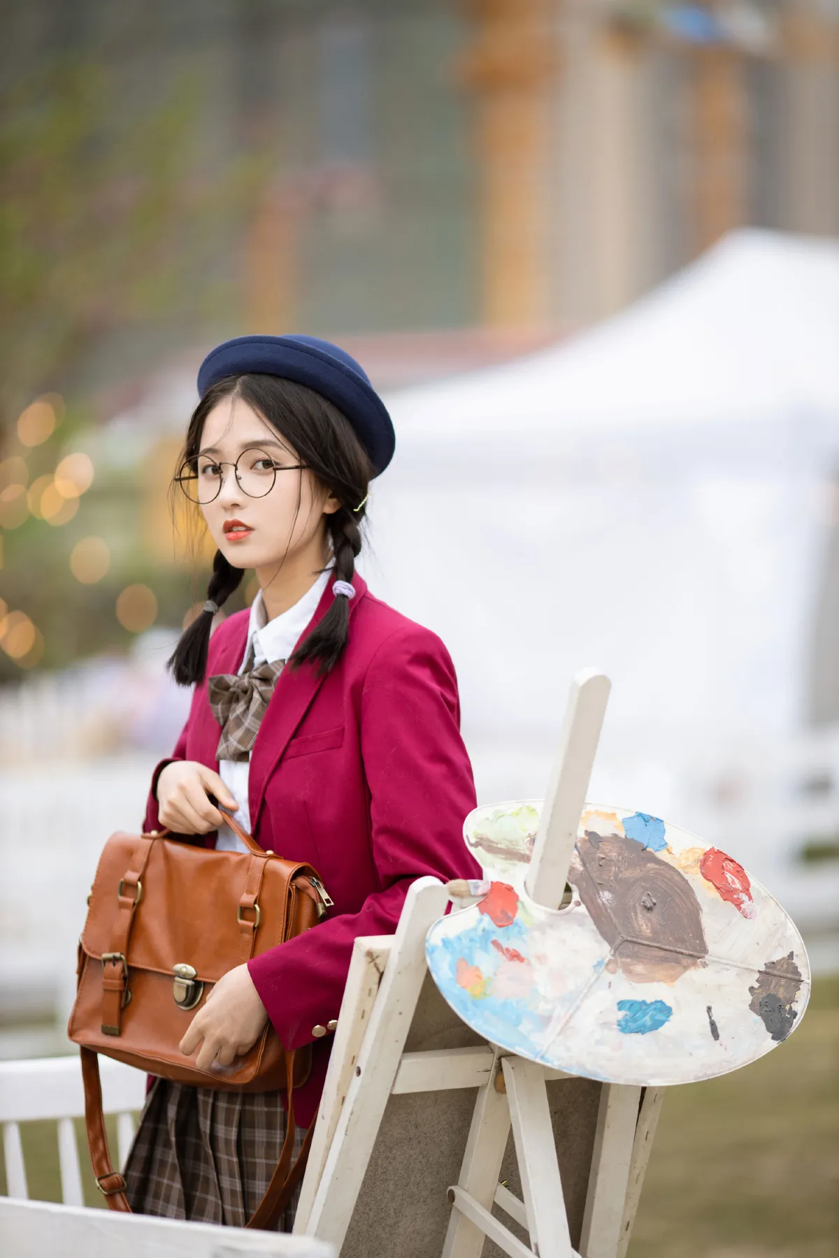 画画的女孩