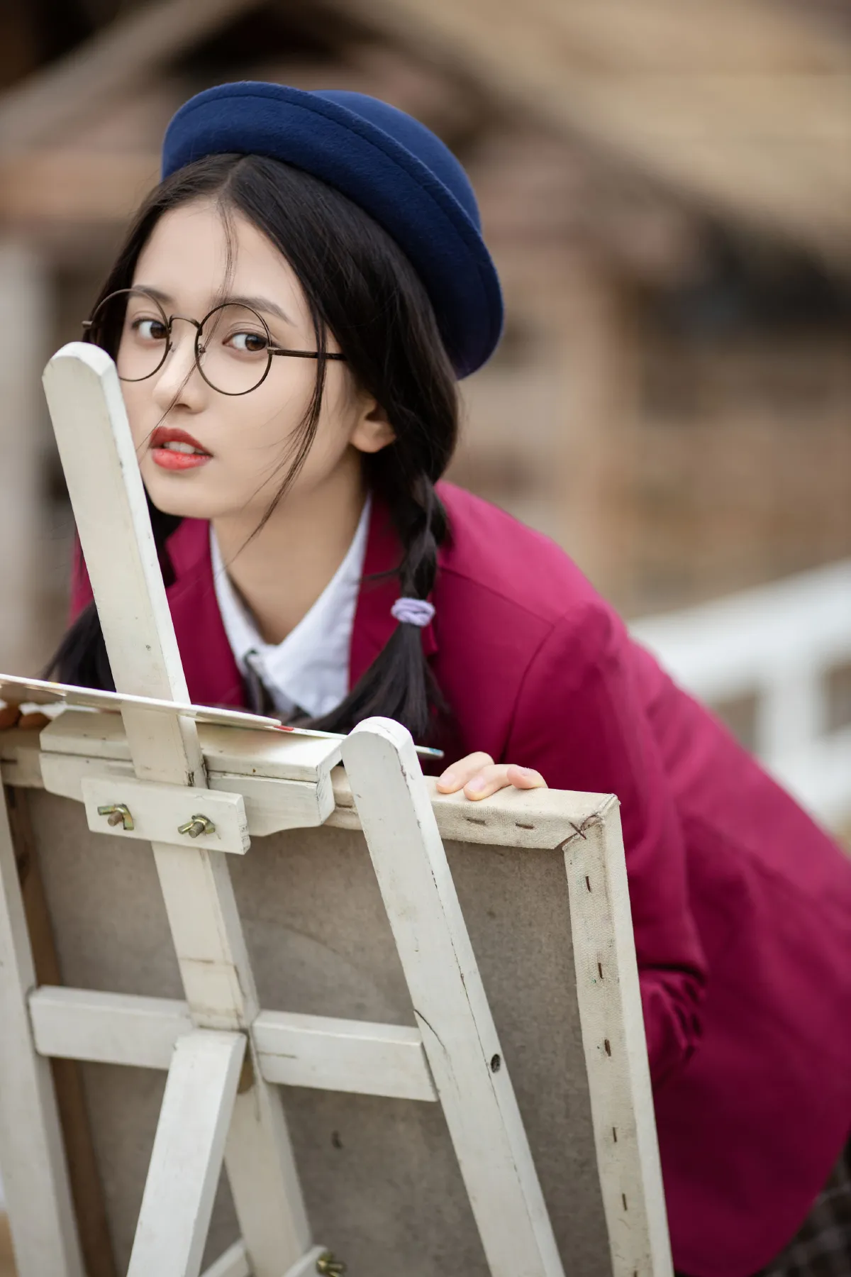 画画的女孩