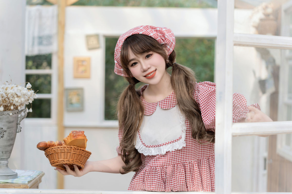 西夏_泡芙小方《卖面包的小女孩》美图作品图片5