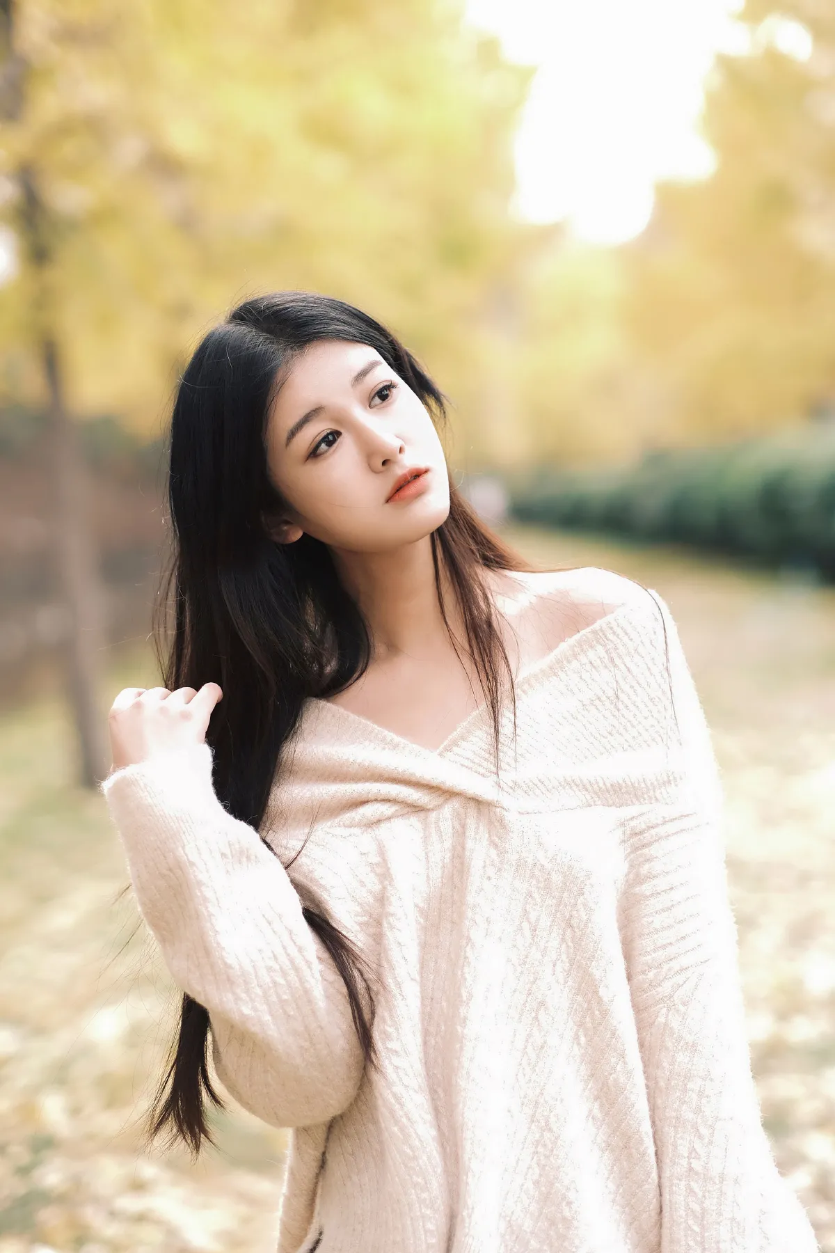 秋日银杏下的少女情怀