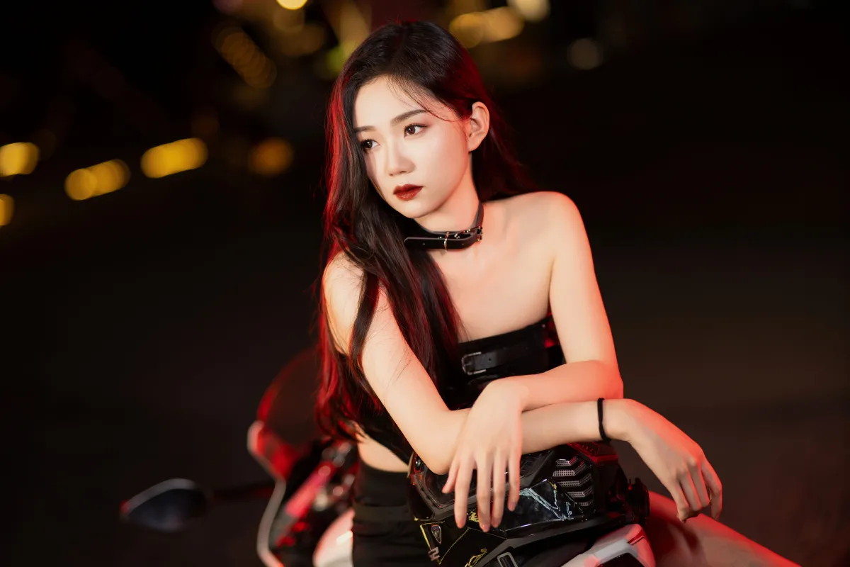 小雨汉服摄影工作室_迪丽热鸭《女骑手》美图作品图片4