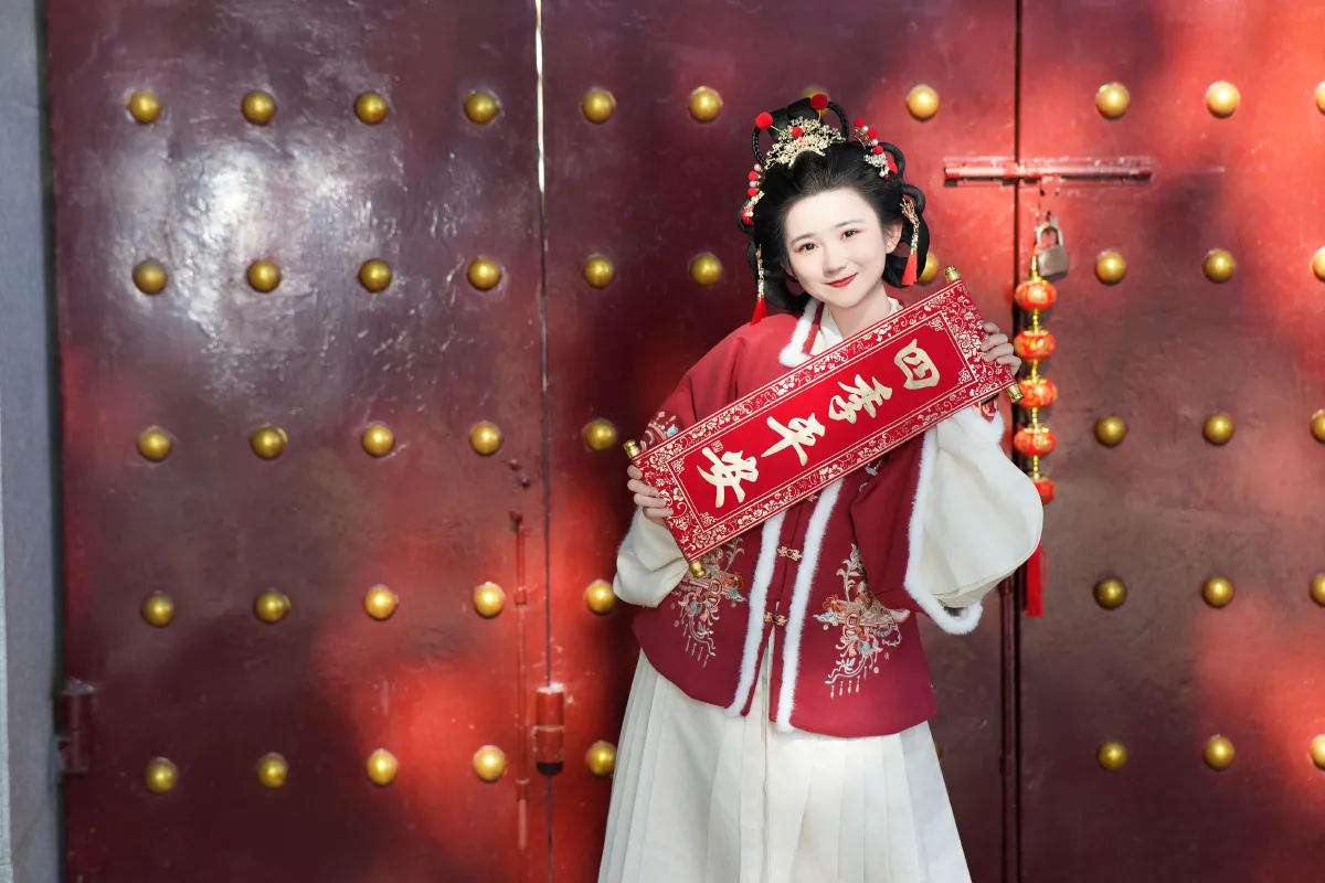 大红新年2